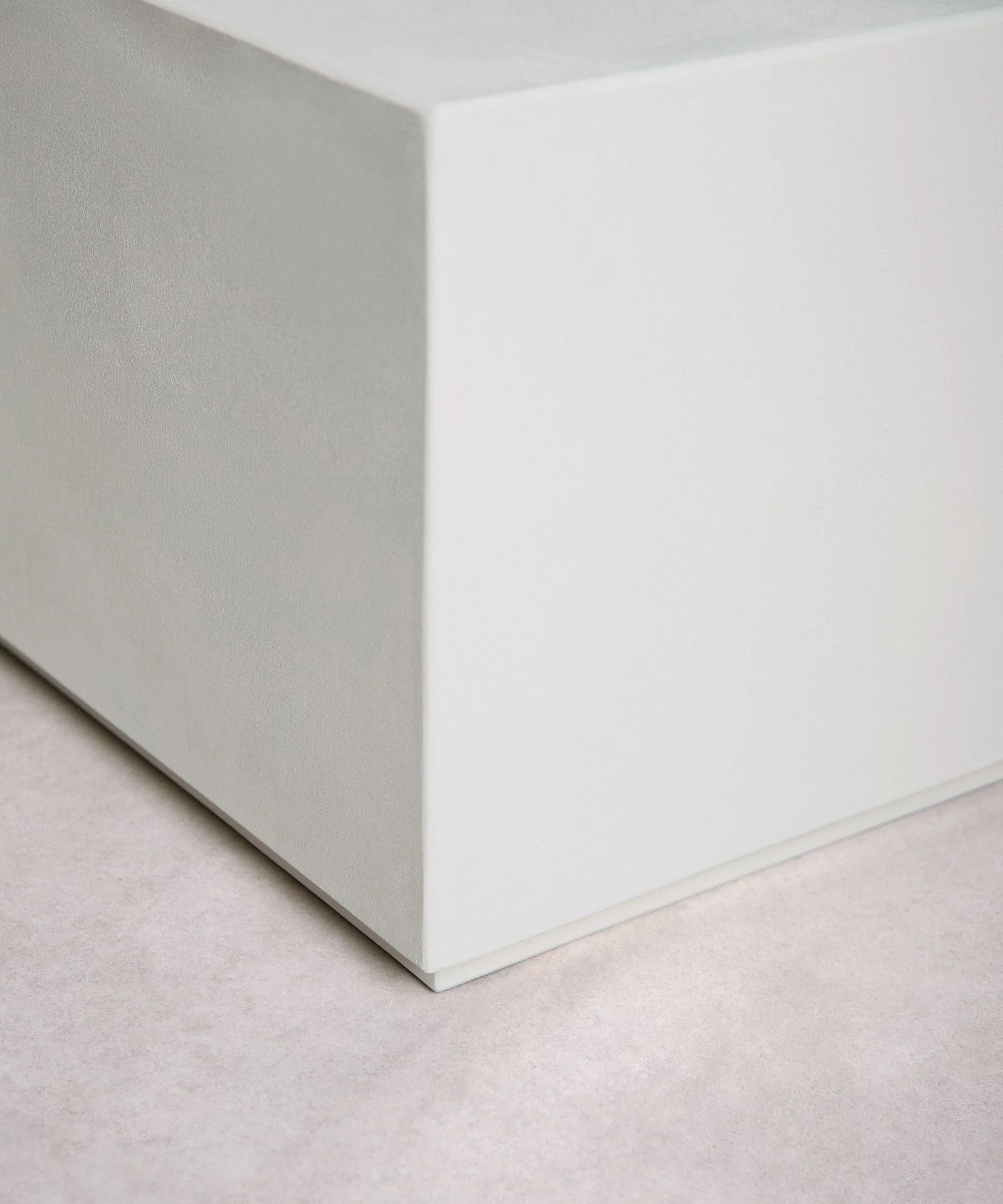 Mesa de Centro Alargada en Microcemento Fiama (120 cm) - Image 9