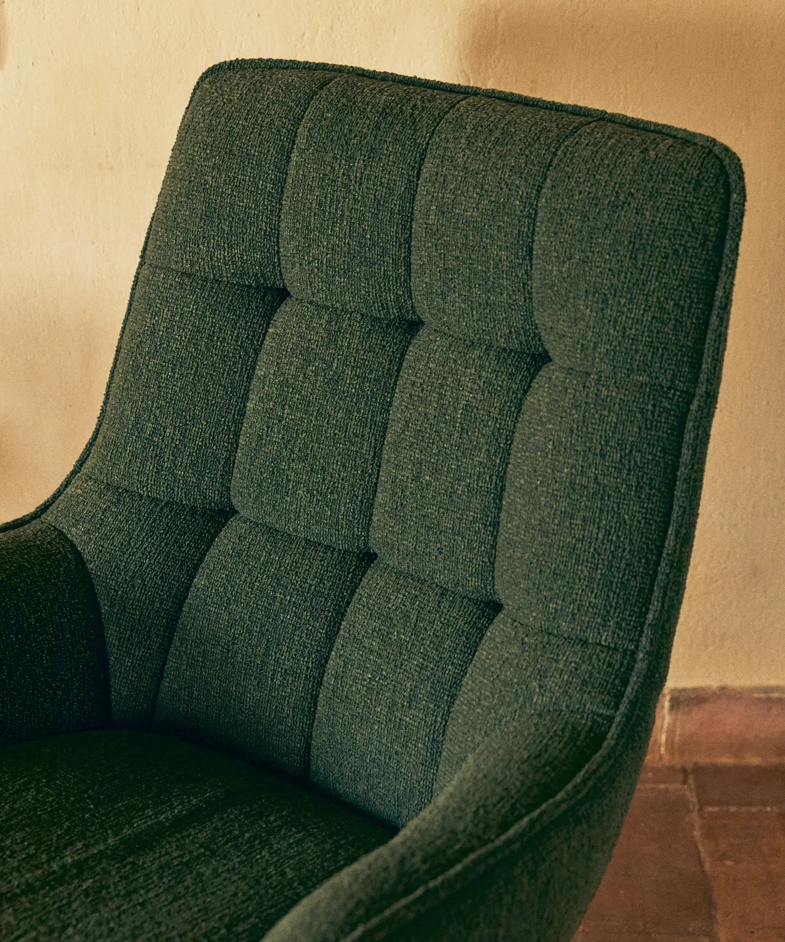 Sillón giratorio de tejido suave Alvar - Image 5