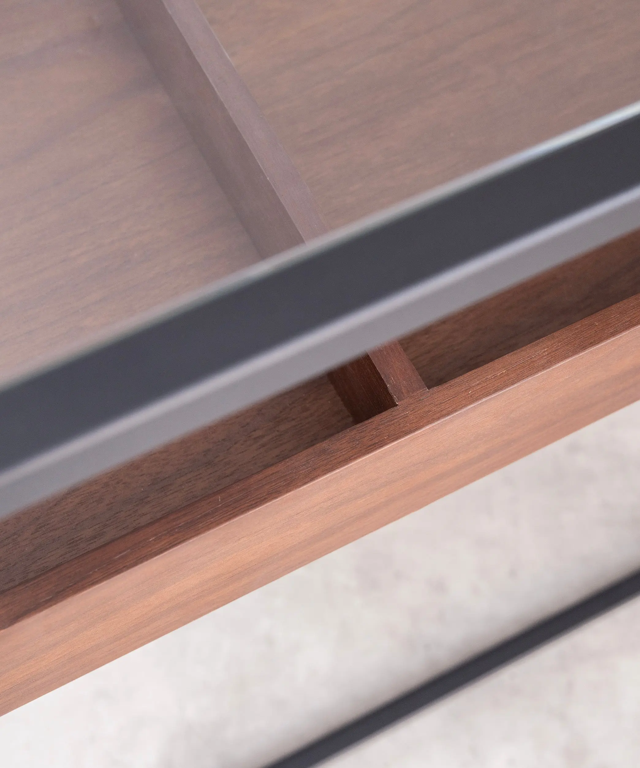 Consola en Madera y Cristal Templado Brent 120 cm x 40 cm - Image 5
