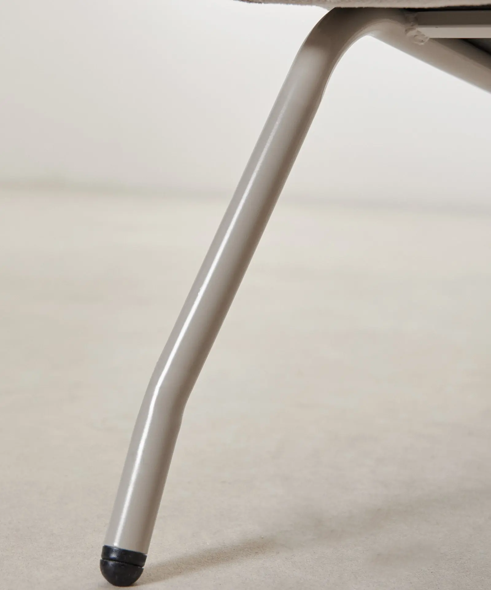 Sillón tapizado en tela suave Lennart - Image 8