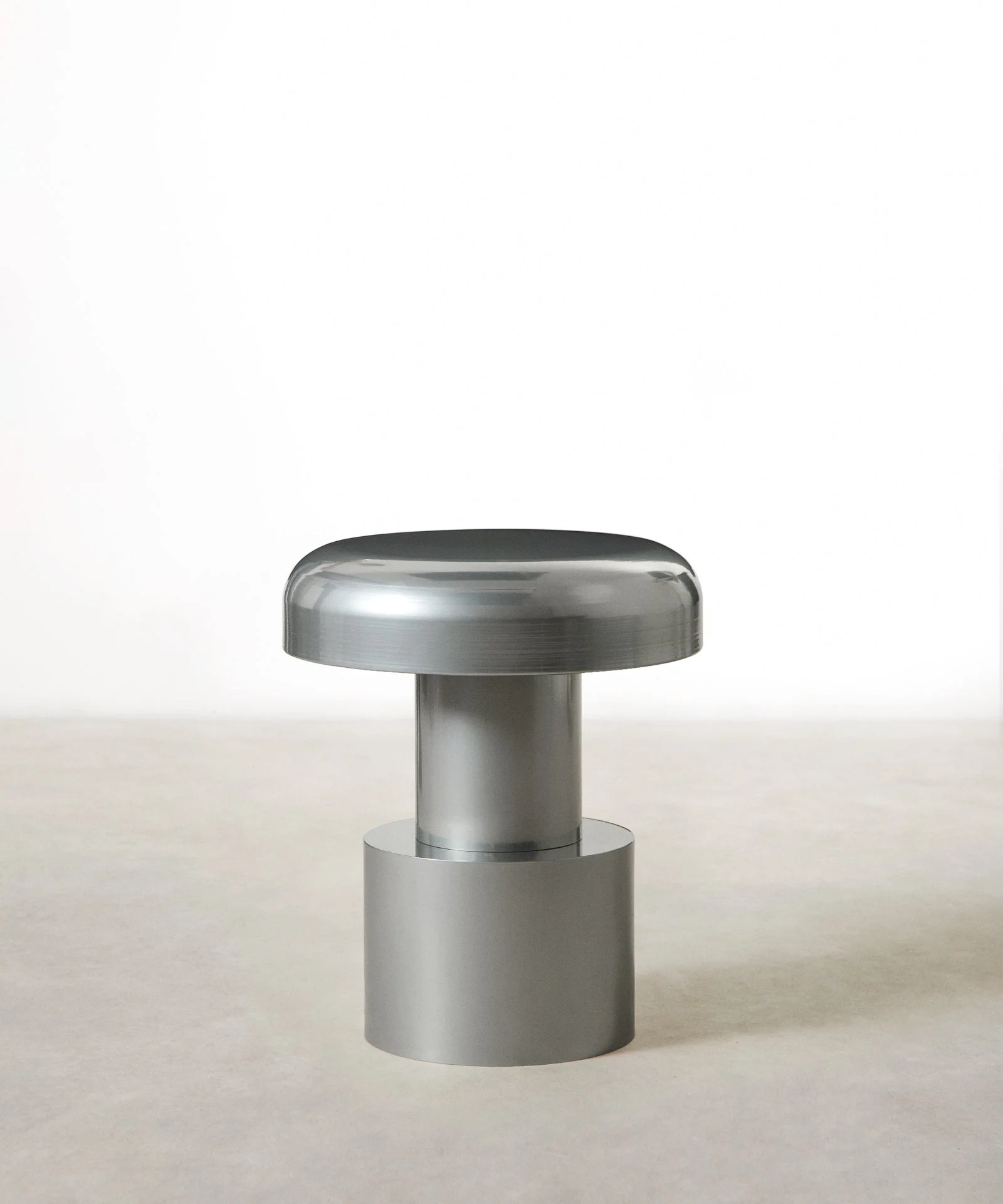 Mesa Auxiliar de Metal Dome (40x47 cm) - Image 3