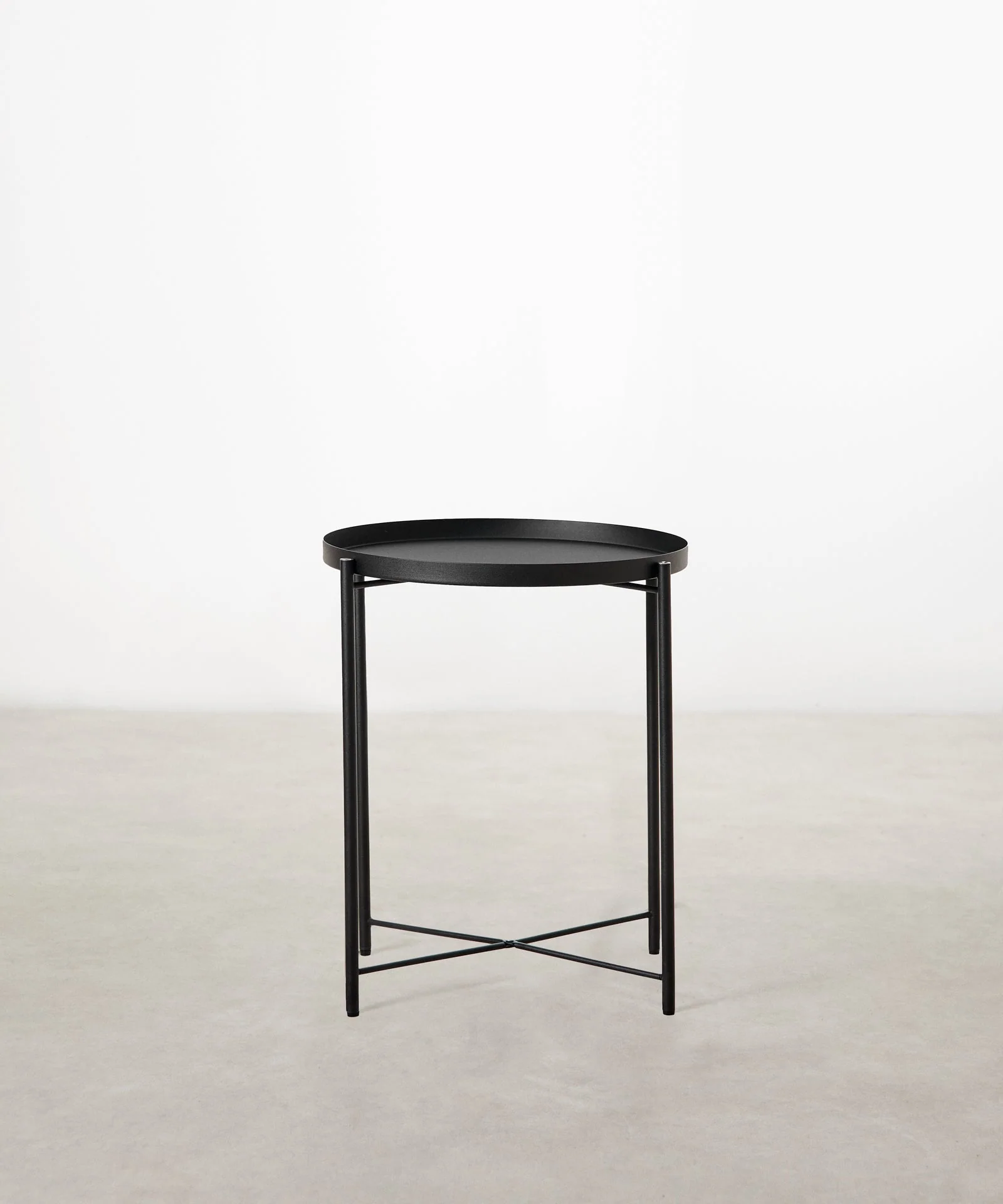 Mesa auxiliar metálica de colores Noko - Image 11