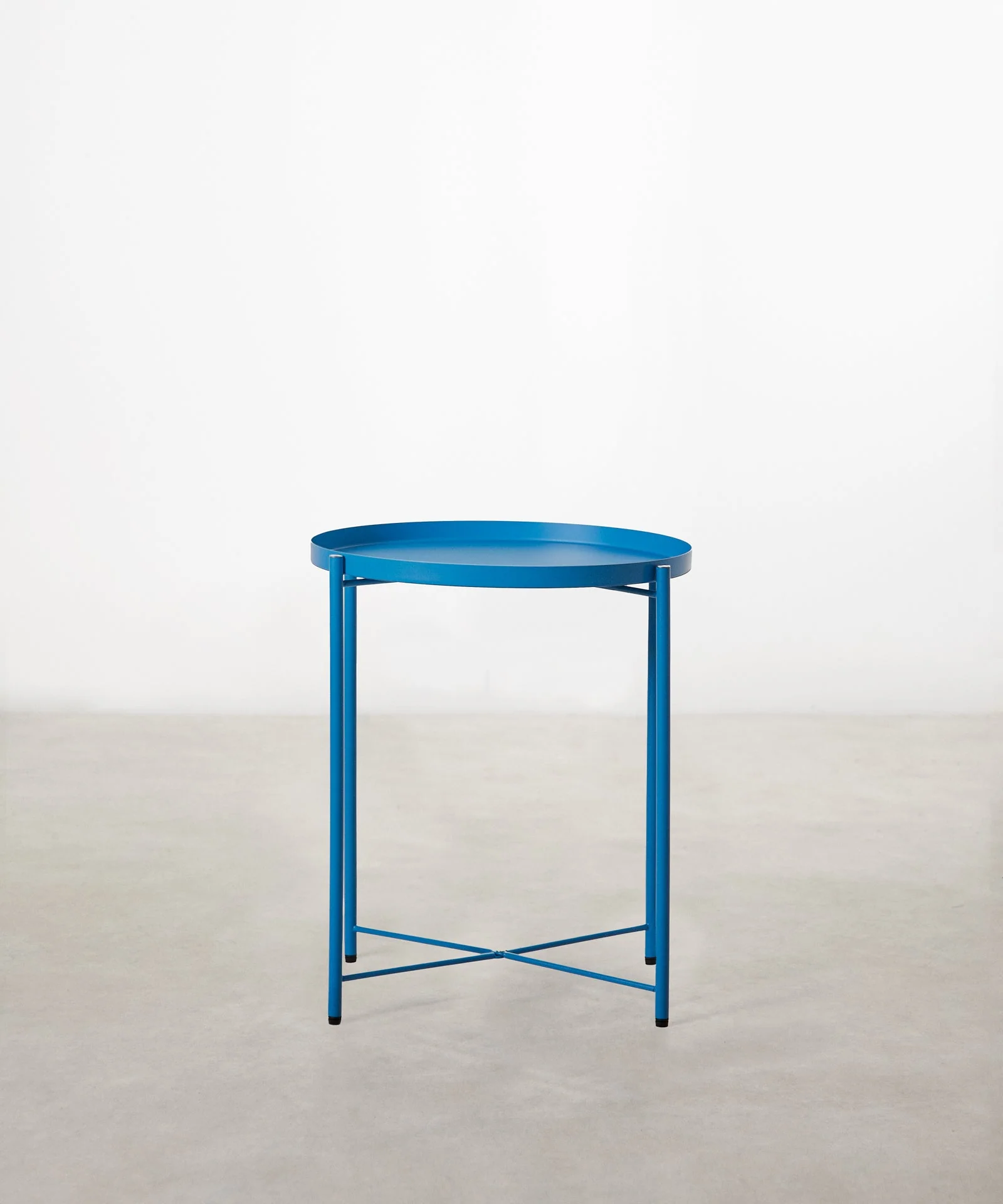 Mesa auxiliar metálica de colores Noko - Image 6