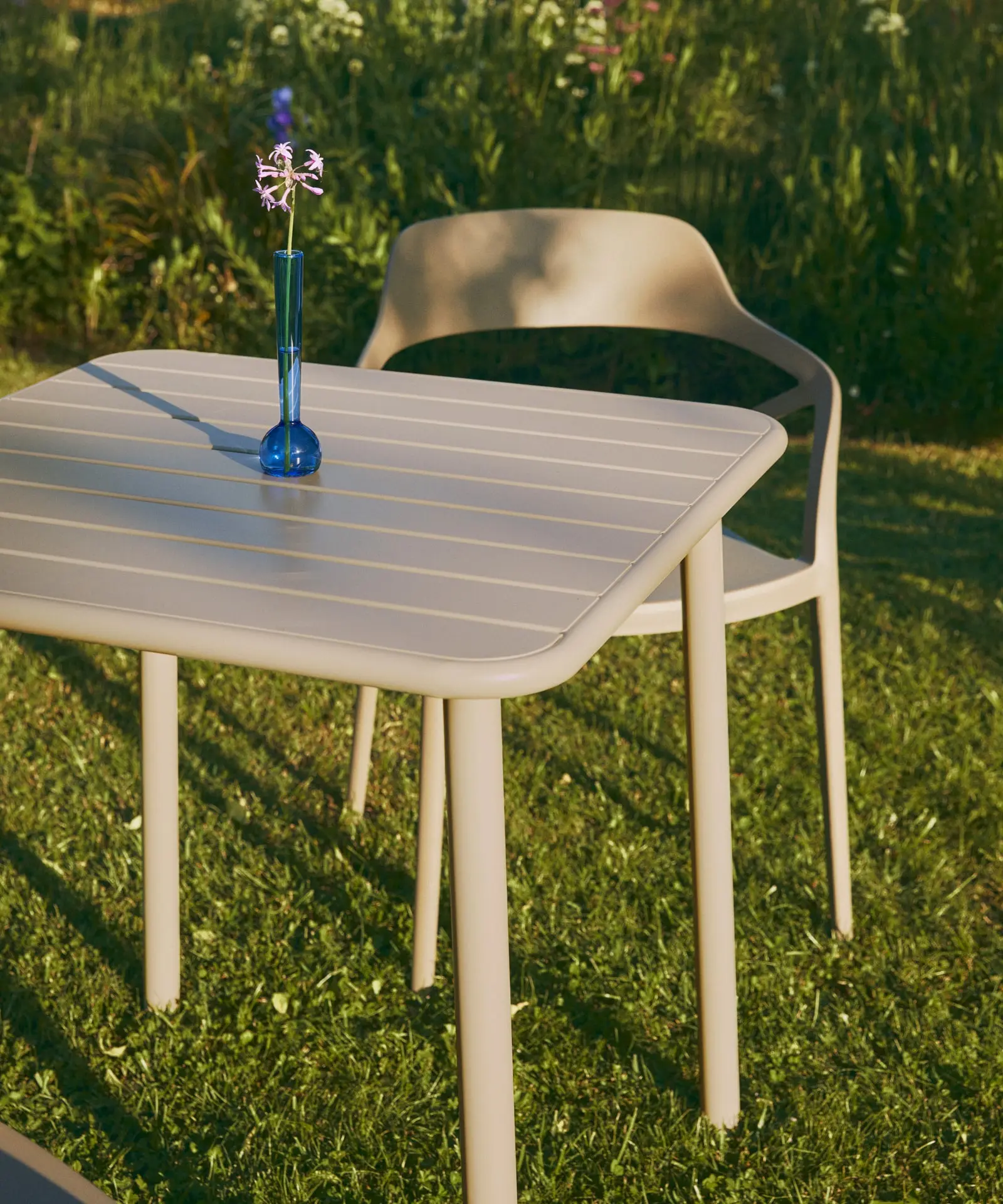 Mesa exterior de metal cuadrada Brisa (70x70 cm) - Image 18