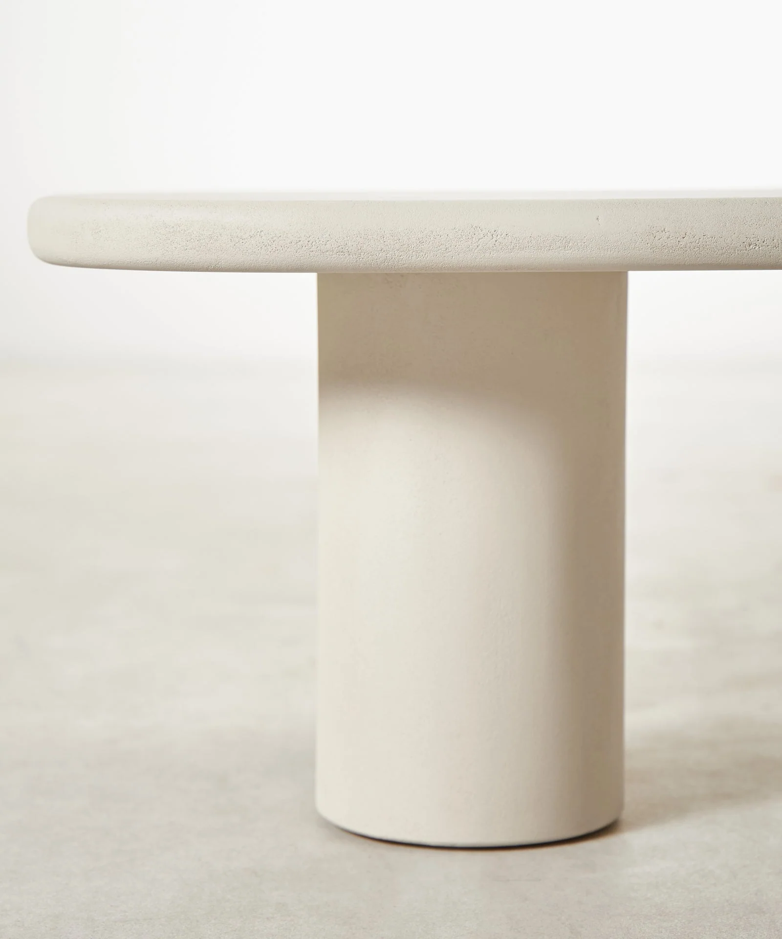 Mesa de Centro Alargada en Microcemento Sira (120 cm) - Image 8
