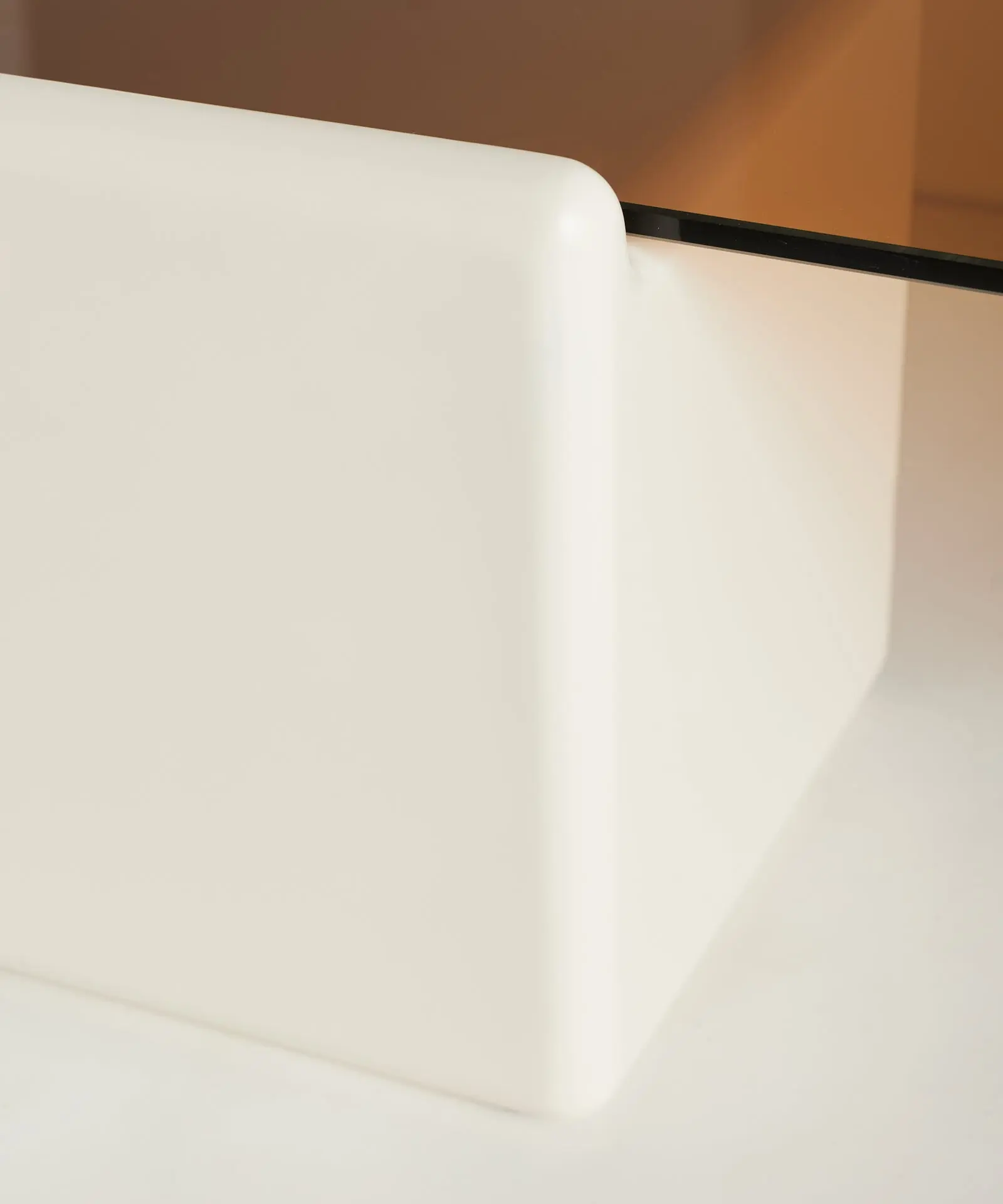 Mesa de Centro Rectangular de Cristal y Madera Lacada Denna (120x80cm) - Image 11