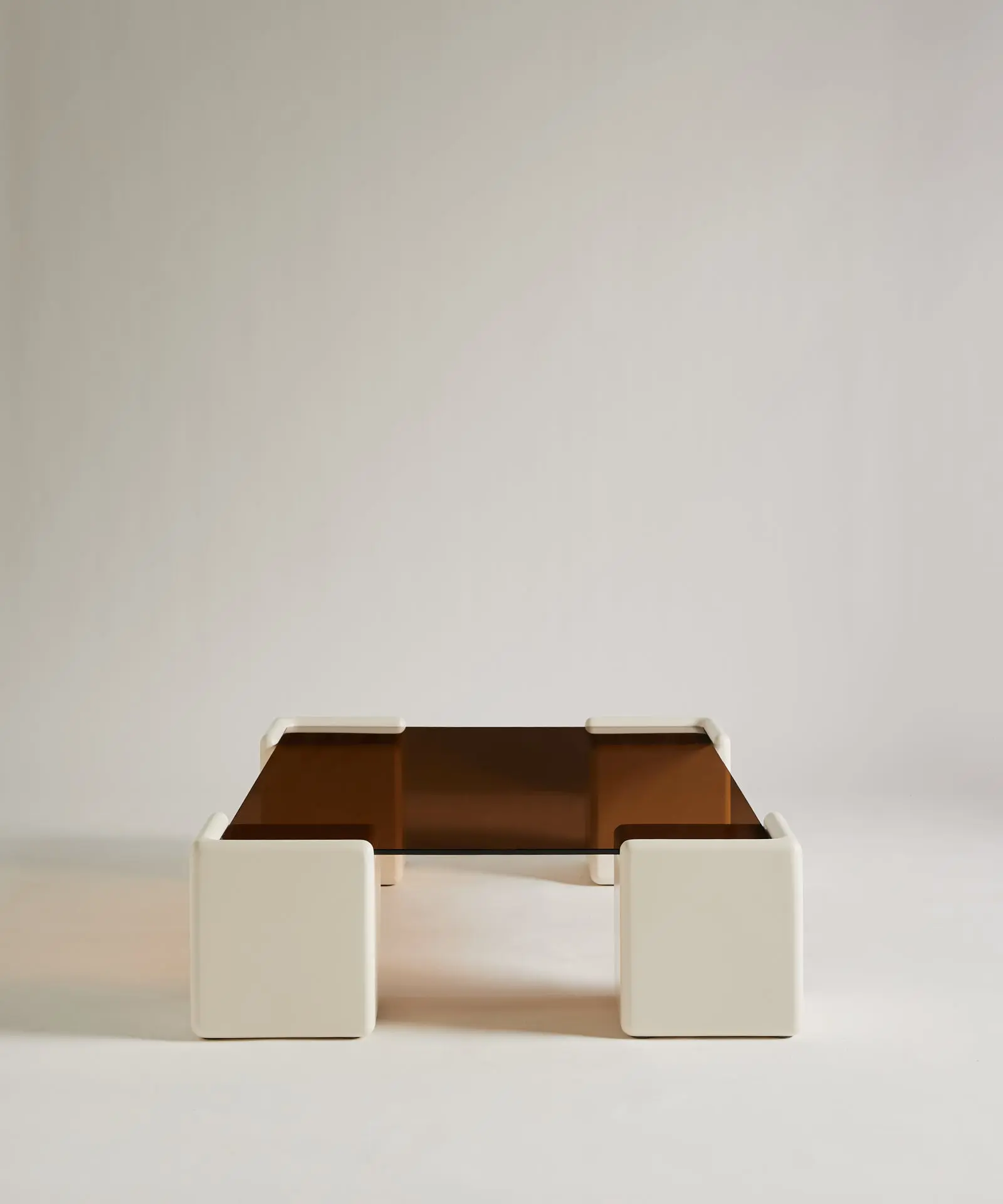 Mesa de Centro Rectangular de Cristal y Madera Lacada Denna (120x80cm) - Image 3