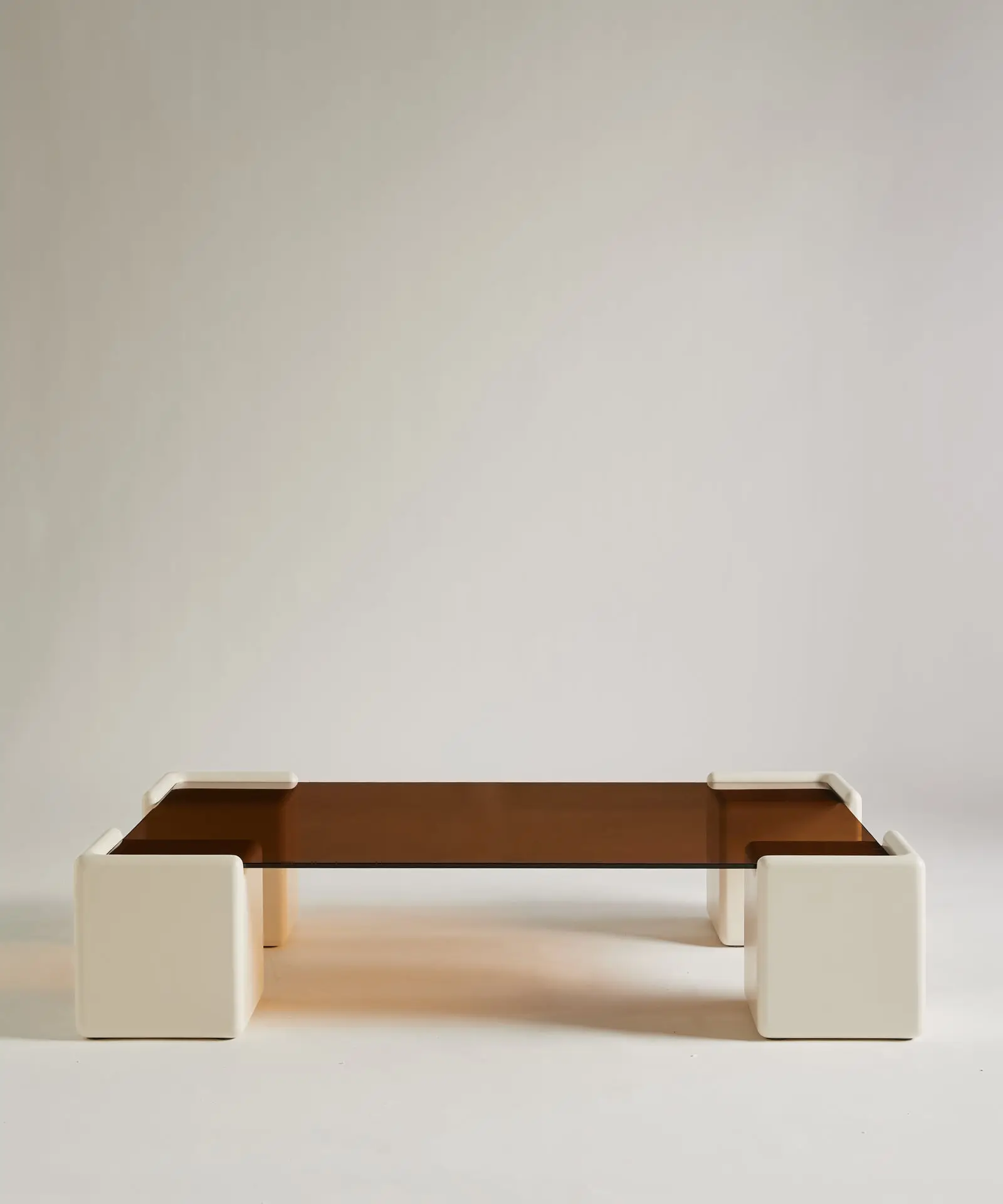 Mesa de Centro Rectangular de Cristal y Madera Lacada Denna (120x80cm) - Image 4