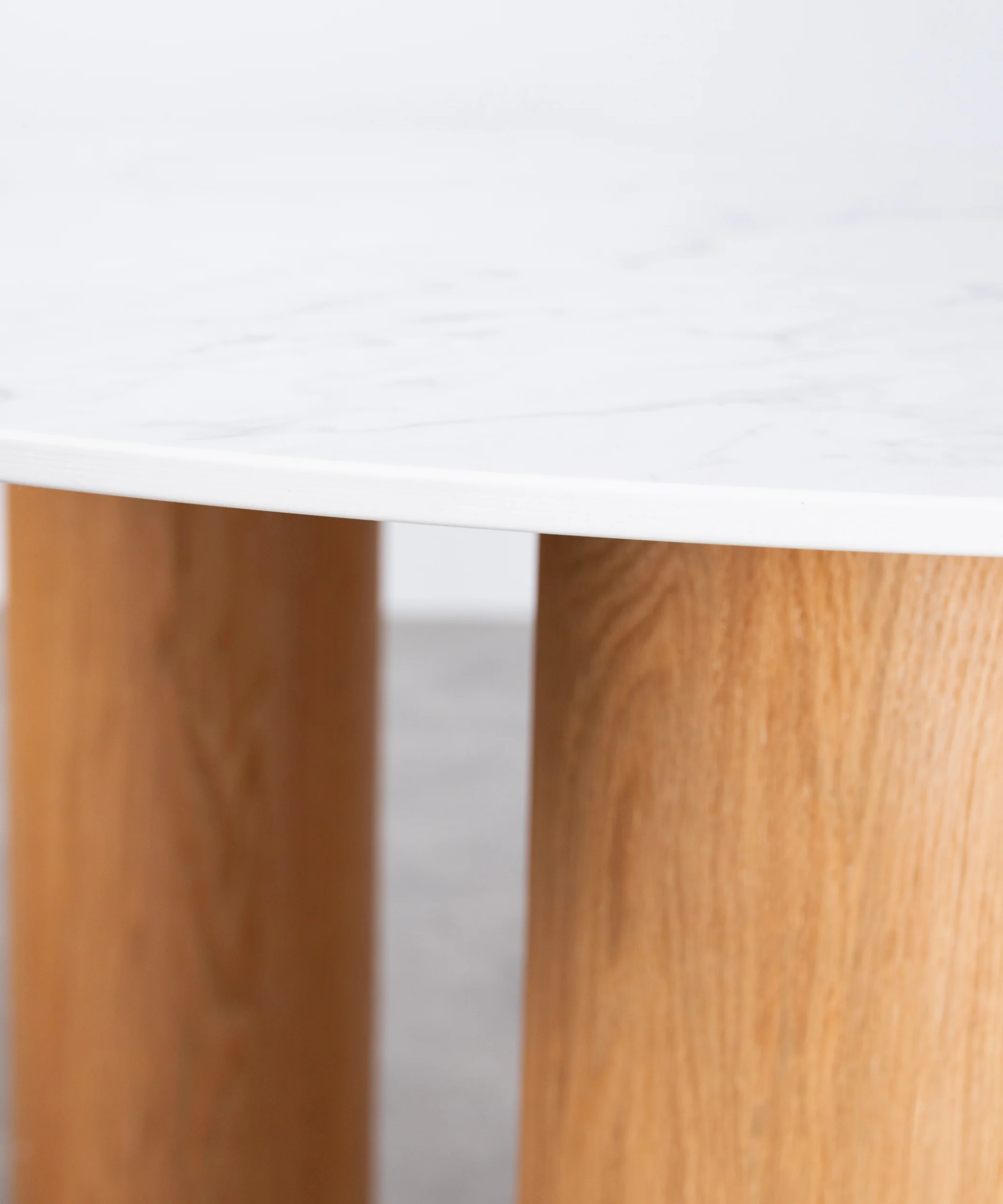 Mesa de Comedor Redonda en Madera y Mármol Anetta (120 cm) - Image 10