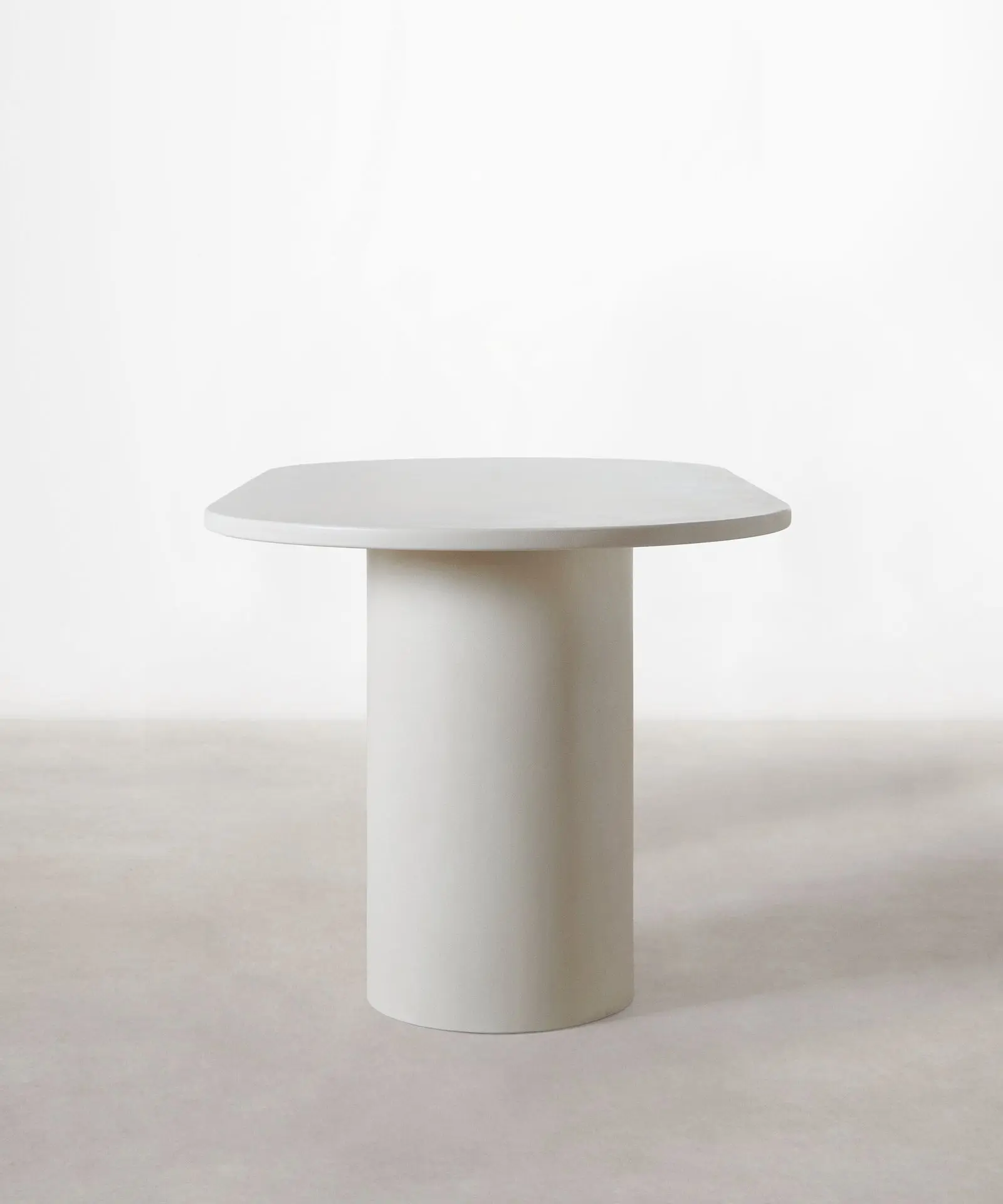 Mesa de Comedor Ovalada en Microcemento Juno - Image 15