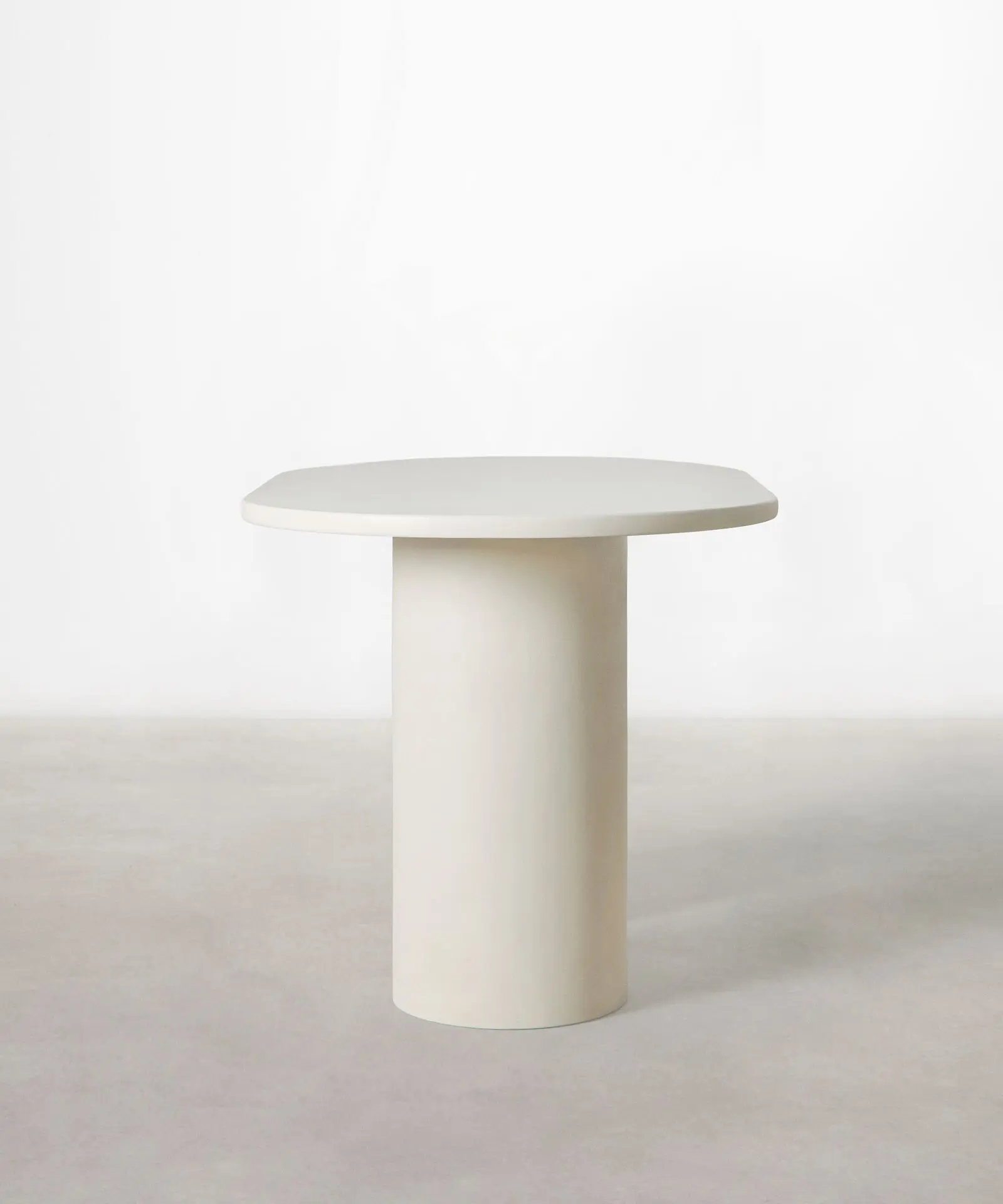 Mesa de Comedor Ovalada en Microcemento Juno - Image 22