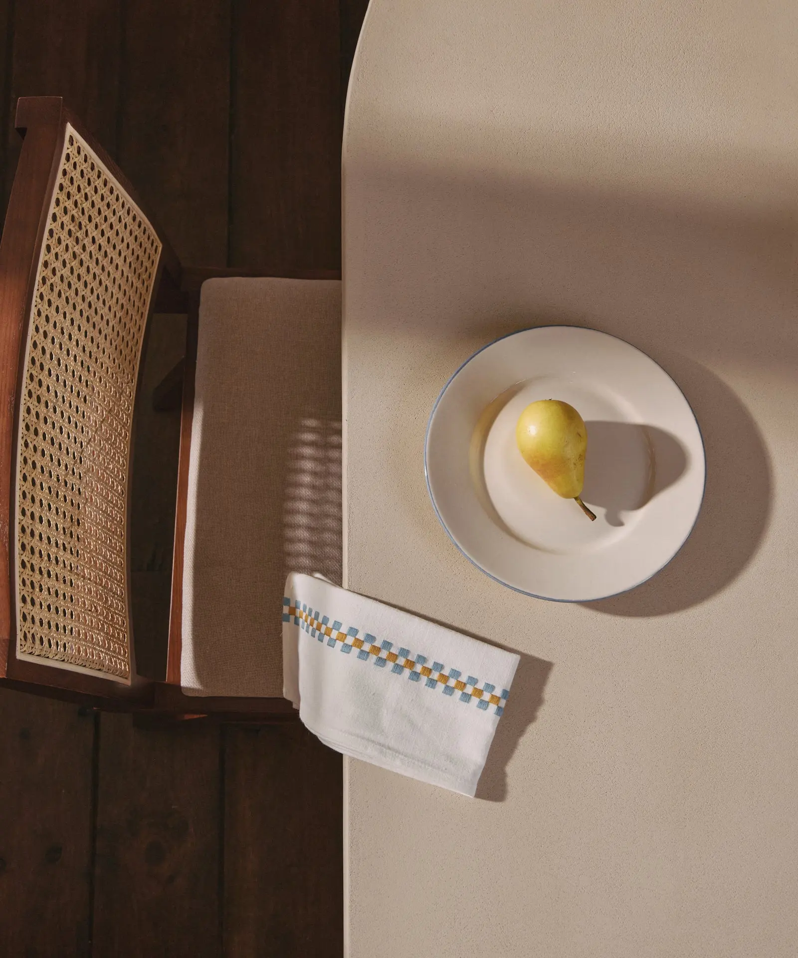 Mesa de Comedor Ovalada en Microcemento Juno - Image 8