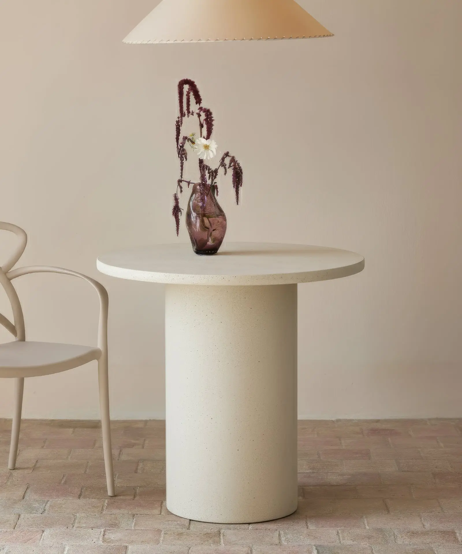 Mesa de Comedor Redonda en Microcemento Argo (80 cm) - Image 9