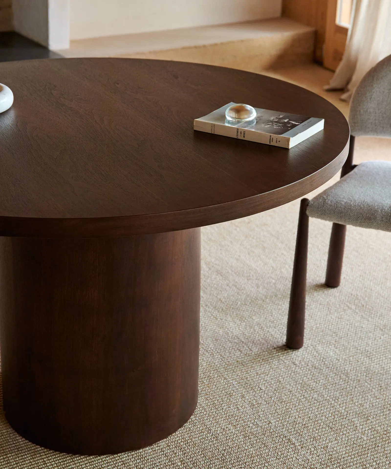 Mesa de Comedor Redonda en Madera Jolie (120 cm) - Image 3