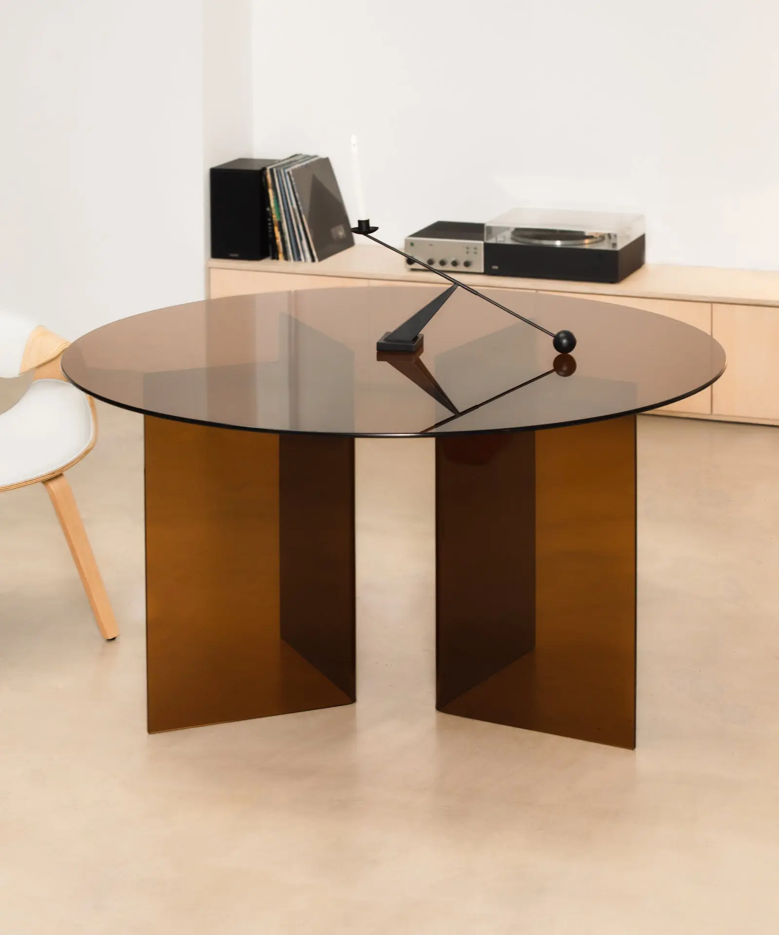Mesa de Comedor Redonda de Cristal Templado Ona 137 cm - Image 24