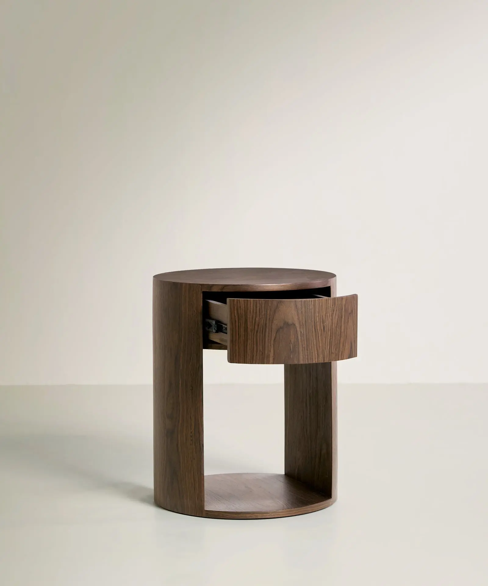 Mesita de Noche de Madera Abbie - Image 11