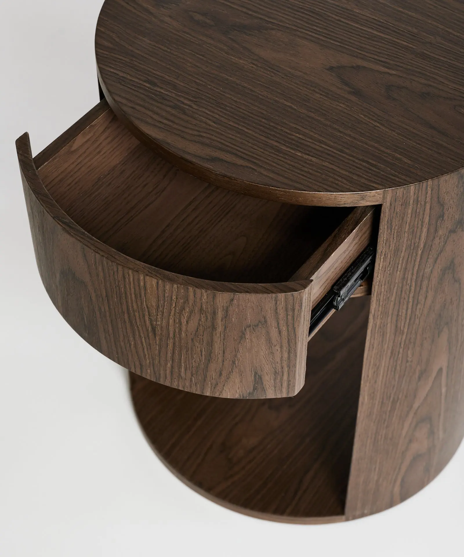 Mesita de Noche de Madera Abbie - Image 14