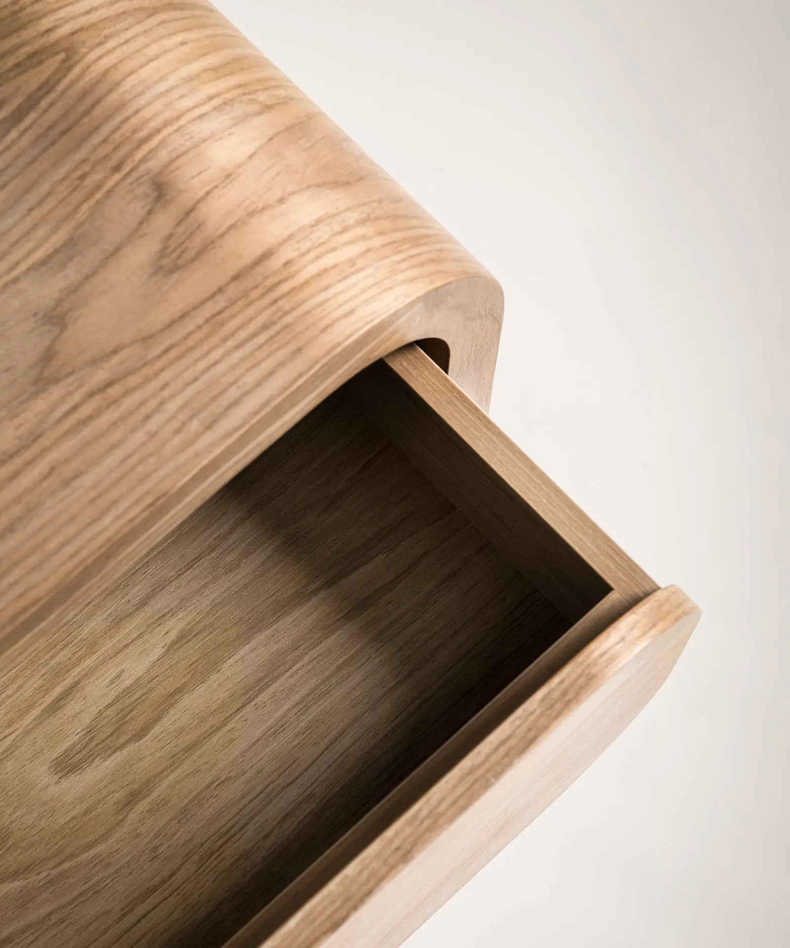 Mesita de Noche de Madera Atelier - Image 9