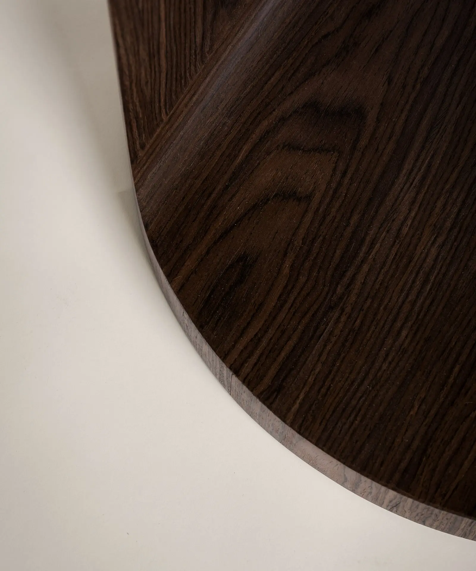Mesita de Noche de Madera Cassie - Image 6