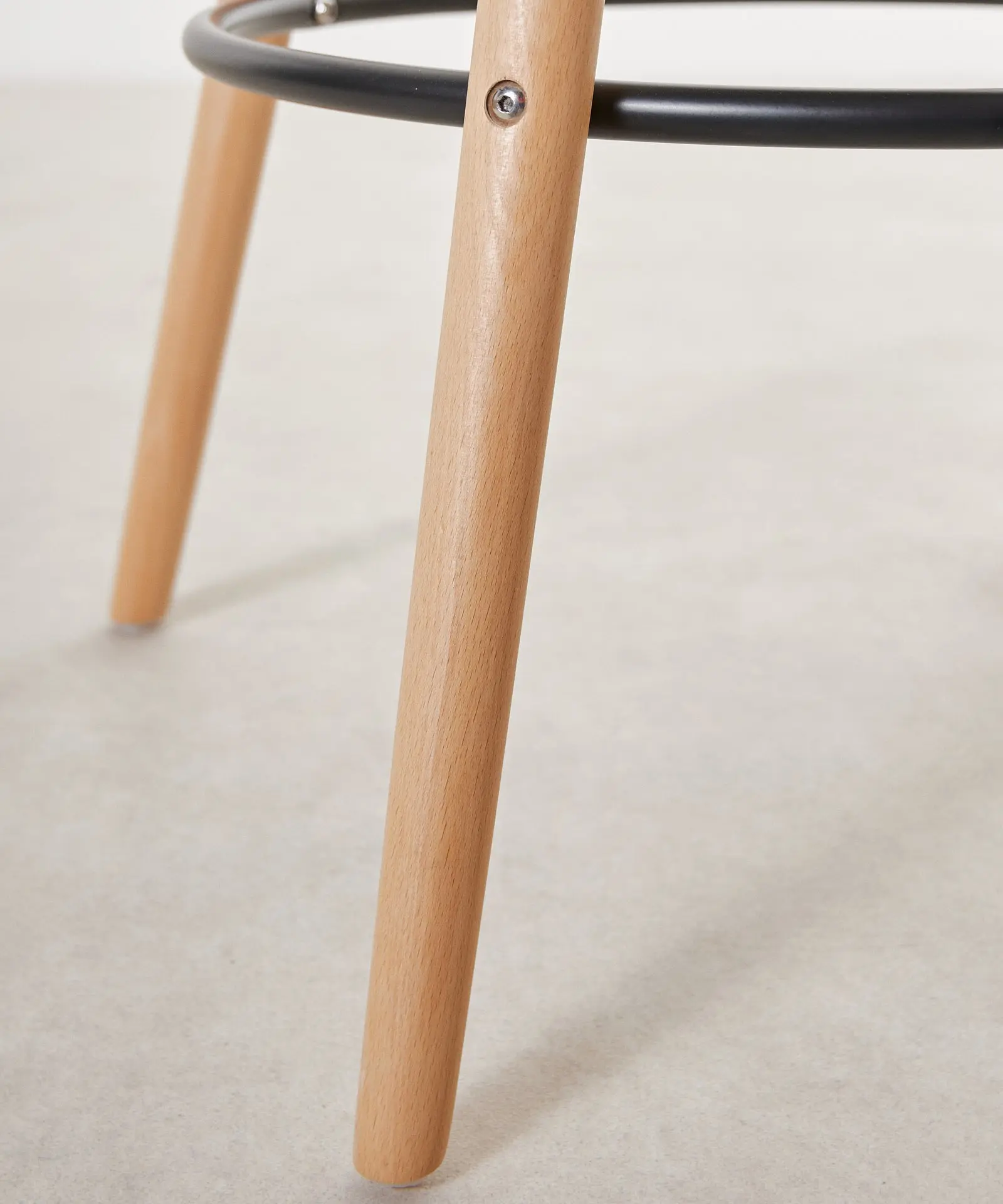 Taburete de Polipropileno y Madera Elon - Image 5