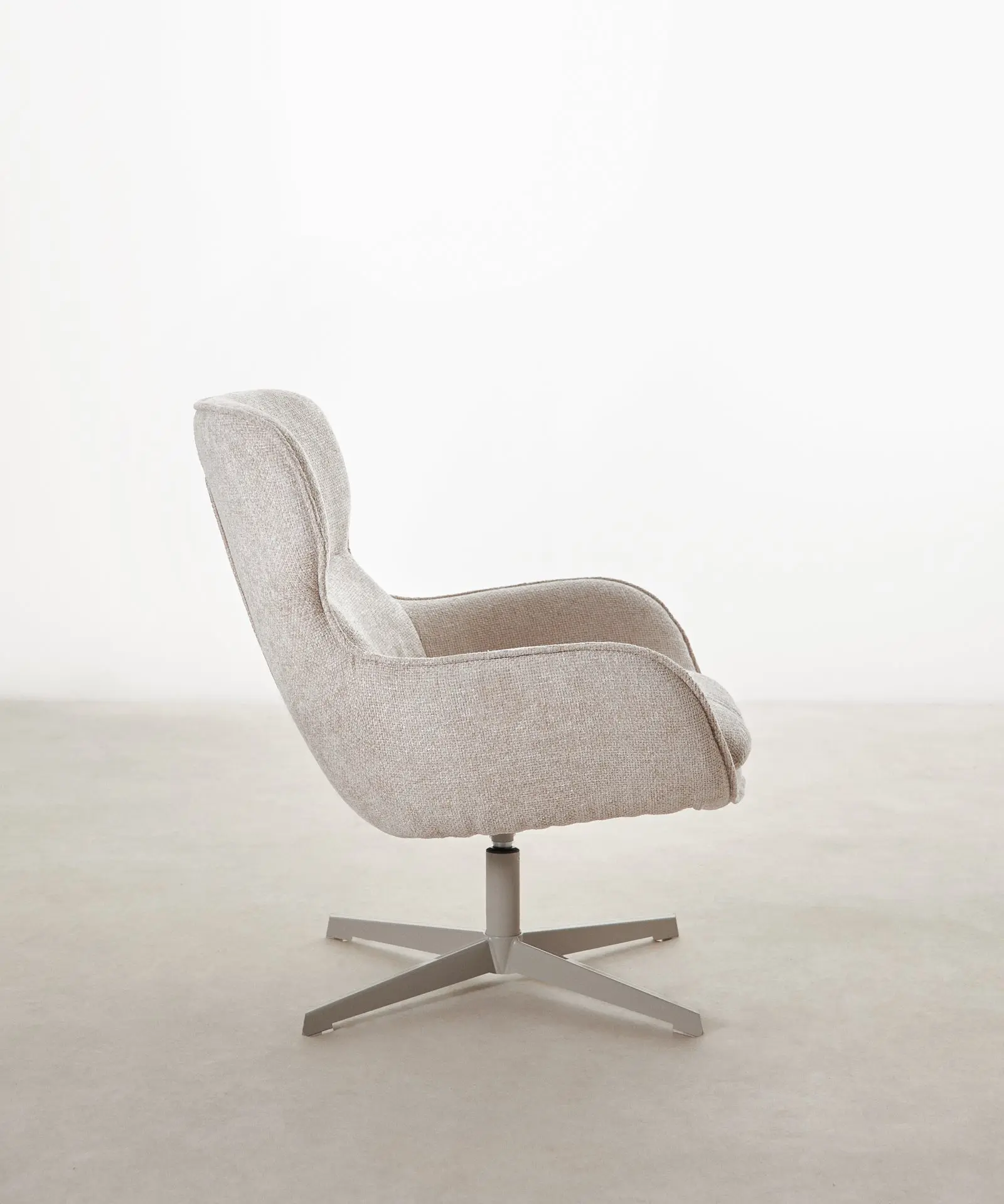 Sillón giratorio en tejido suave Norden - Image 12