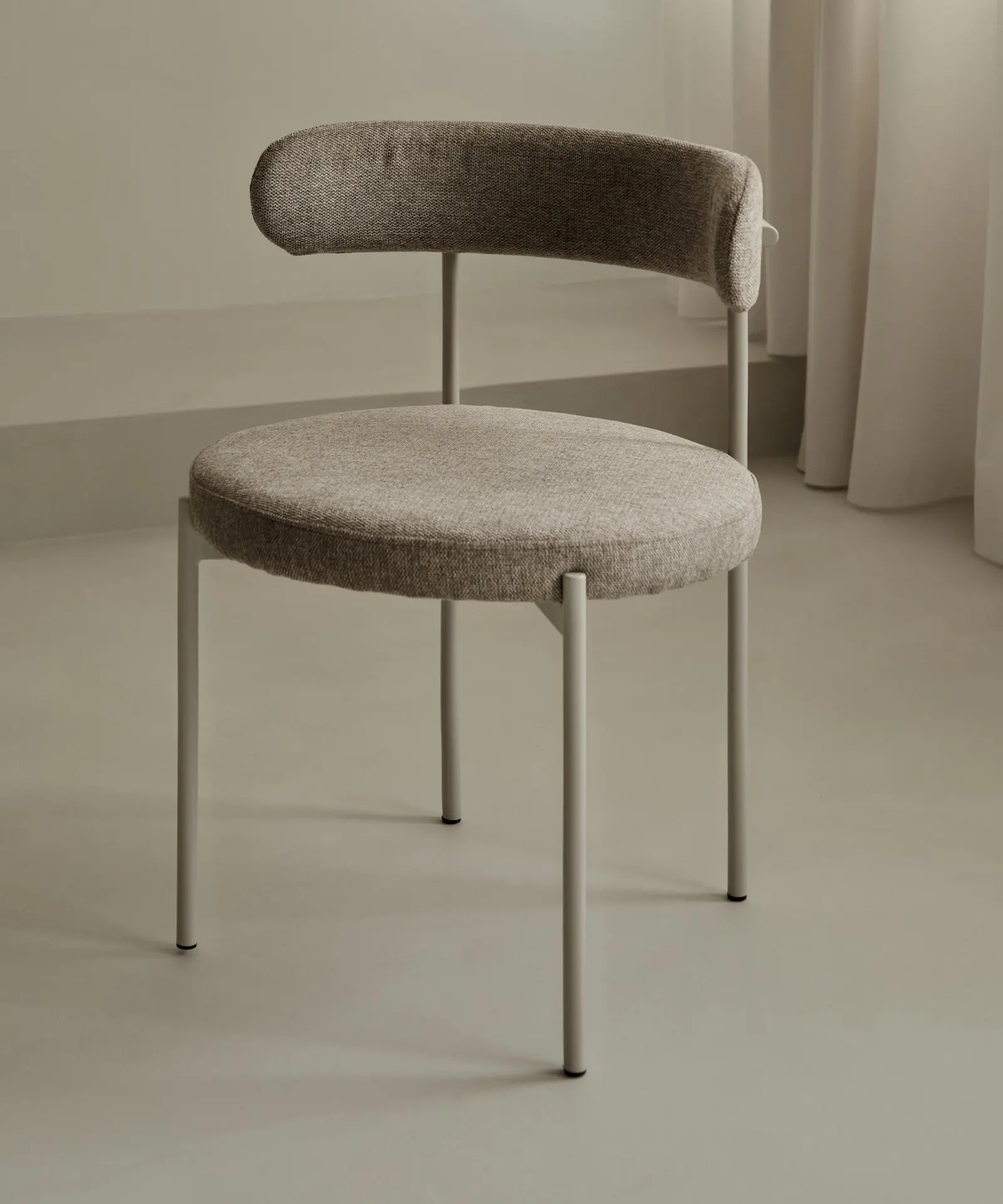 Silla de Comedor en Tela y Metal Alexia - Image 11