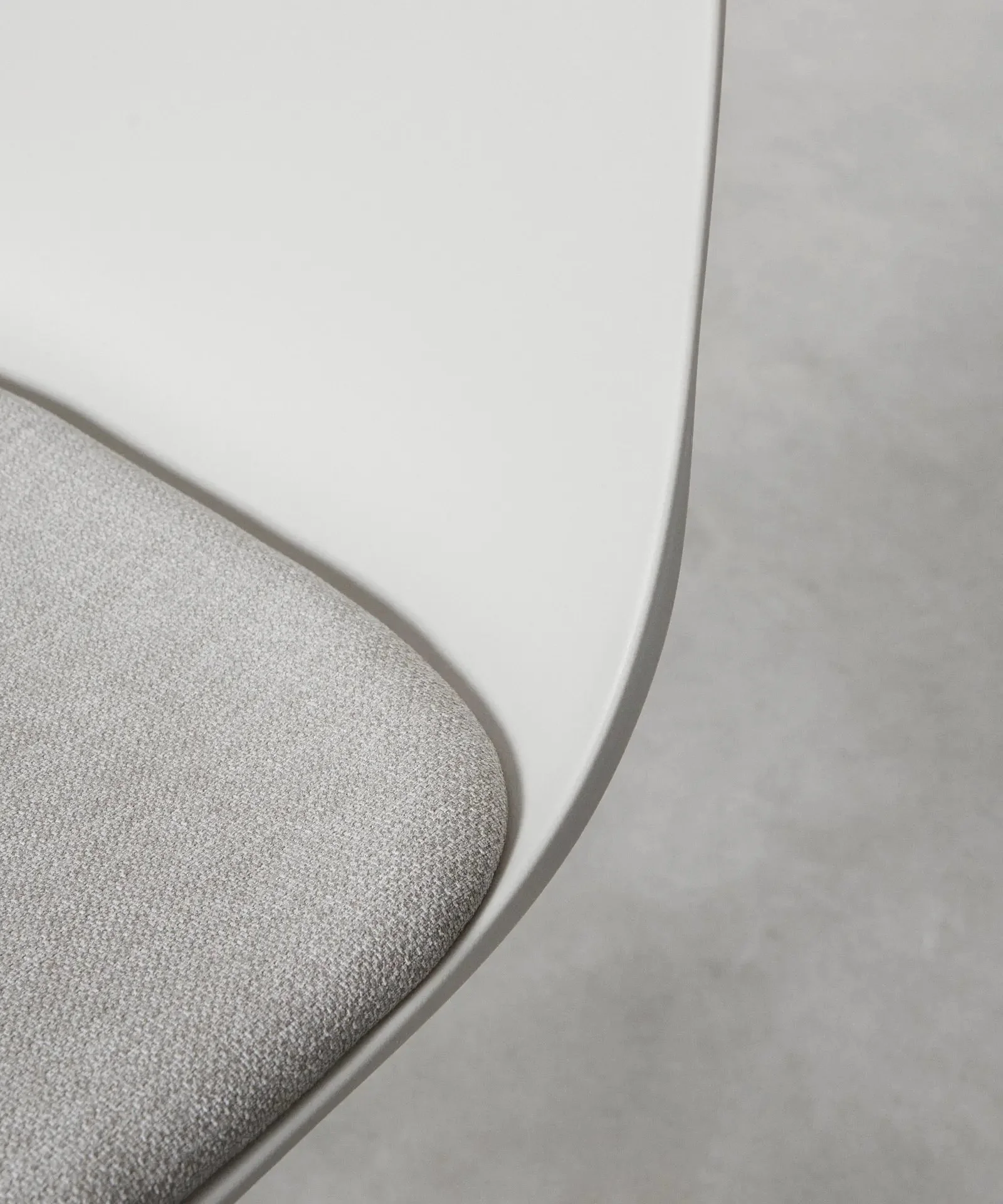 Silla de Oficina de Polipropileno y Asiento de Tela Annie - Image 10