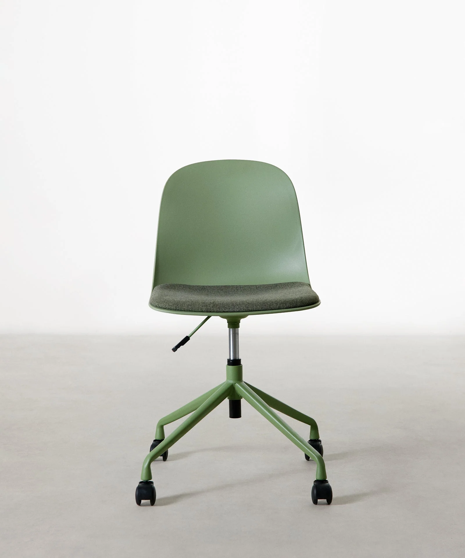 Silla de Oficina de Polipropileno y Asiento de Tela Annie - Image 3