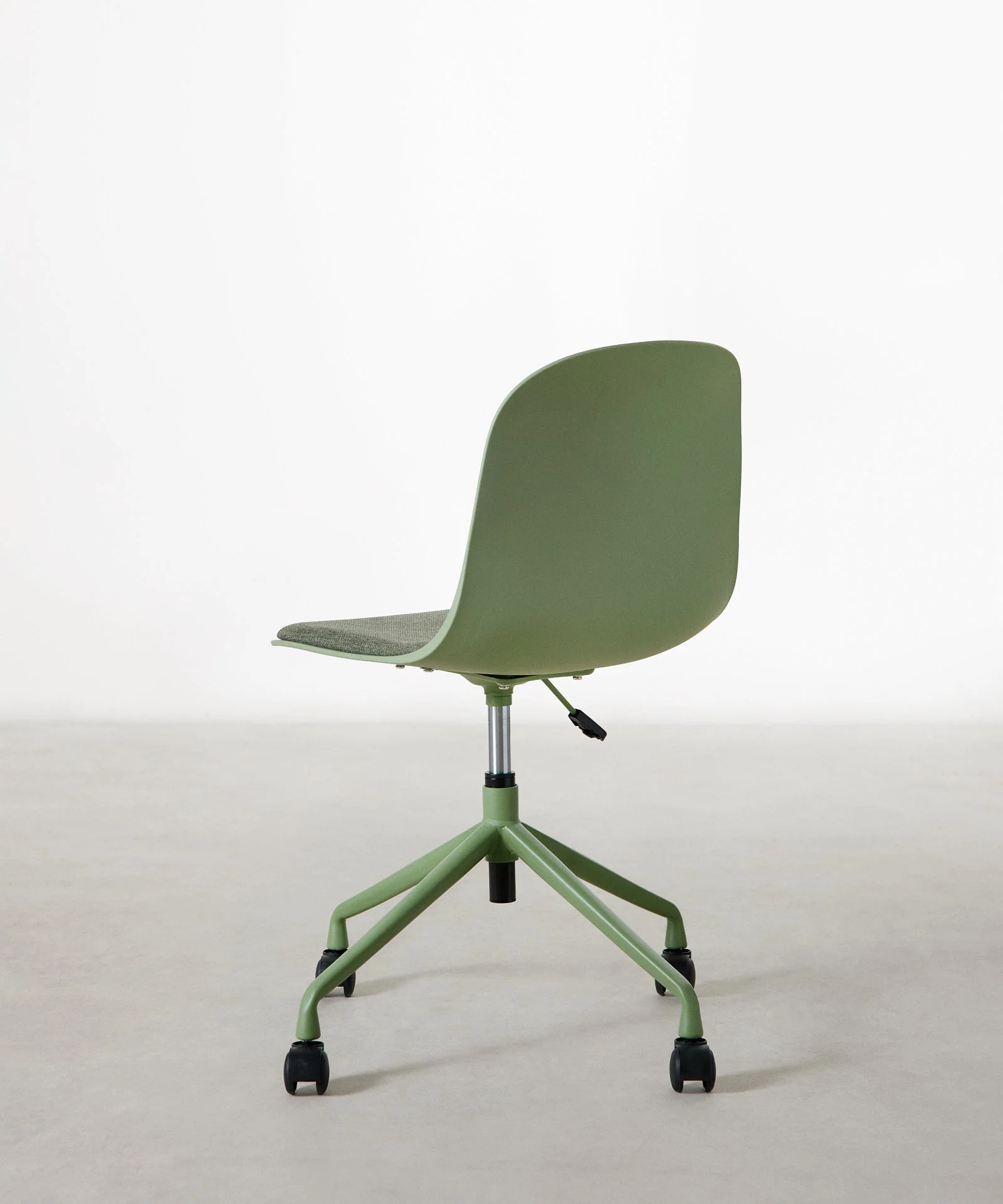 Silla de Oficina de Polipropileno y Asiento de Tela Annie - Image 5