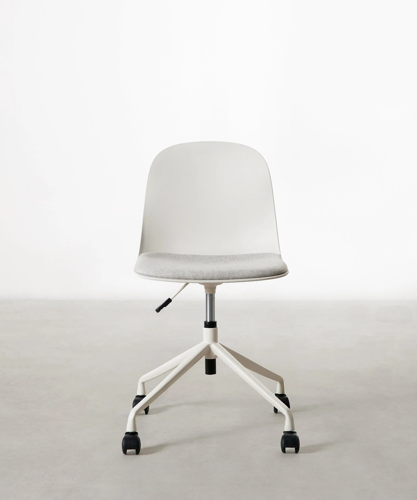 Silla de Oficina de Polipropileno y Asiento de Tela Annie - Image 9