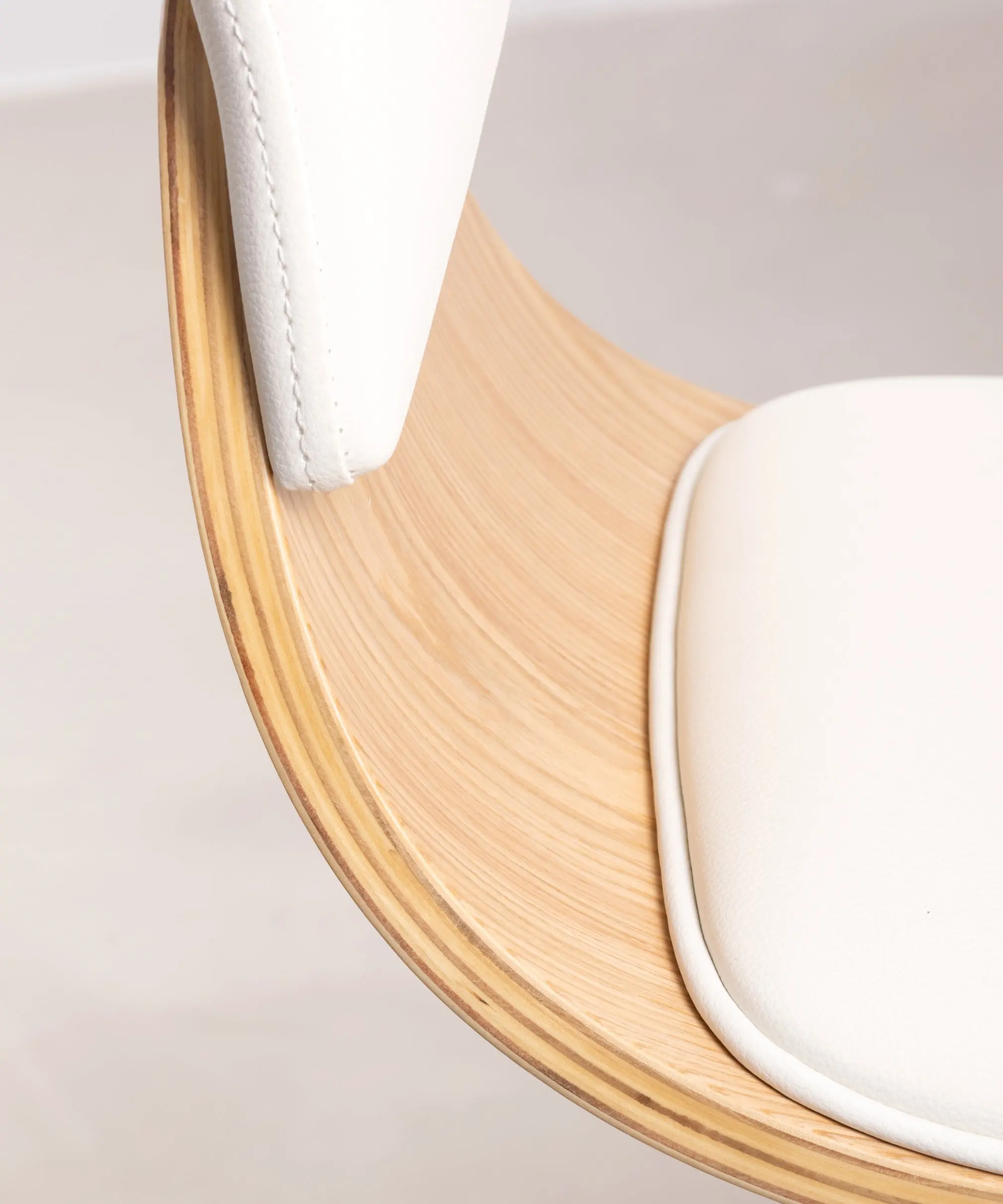 Silla de Comedor en Madera y Polipiel Beckett - Image 25