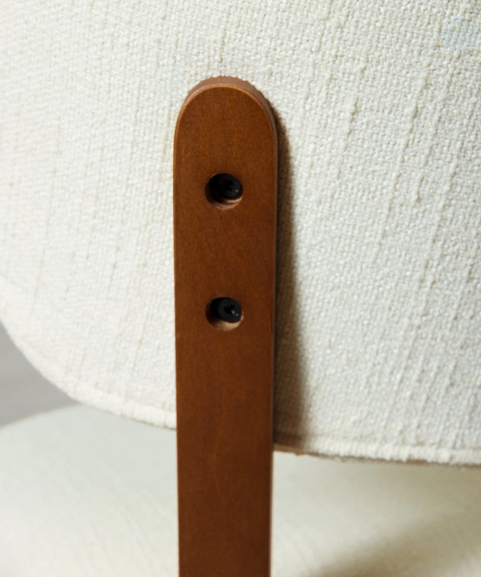 Silla de Comedor en Madera y Tapizada Benton - Image 18