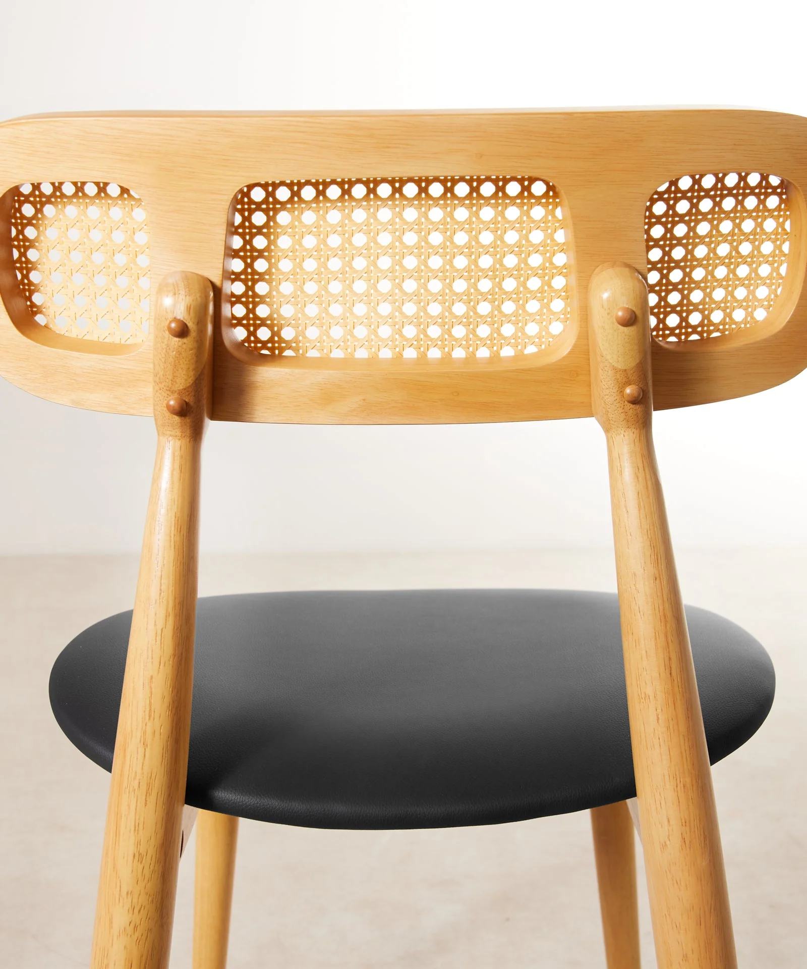 Silla de Comedor en Madera Acolchada Flora - Image 5