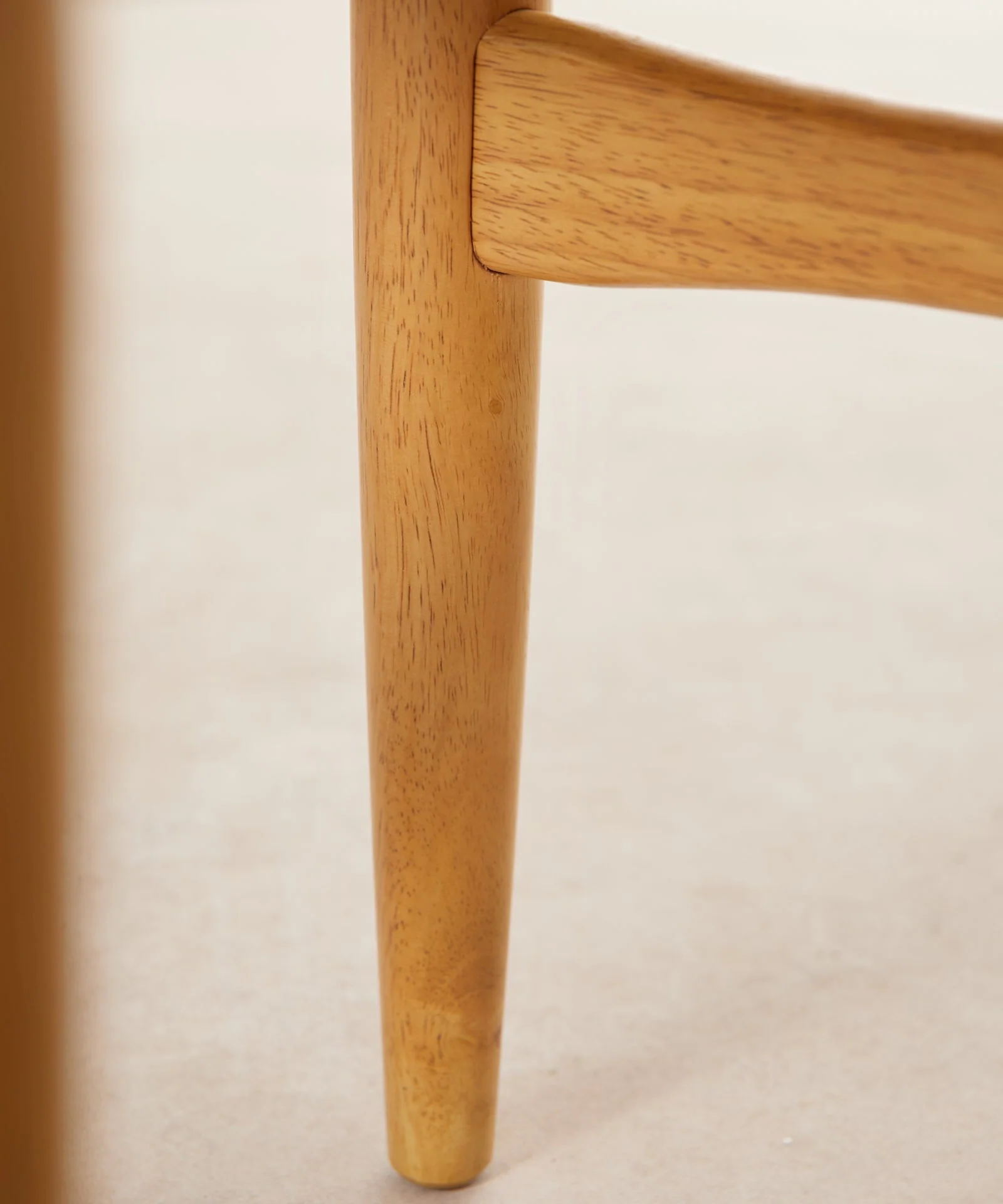 Silla de Comedor en Madera Acolchada Flora - Image 8