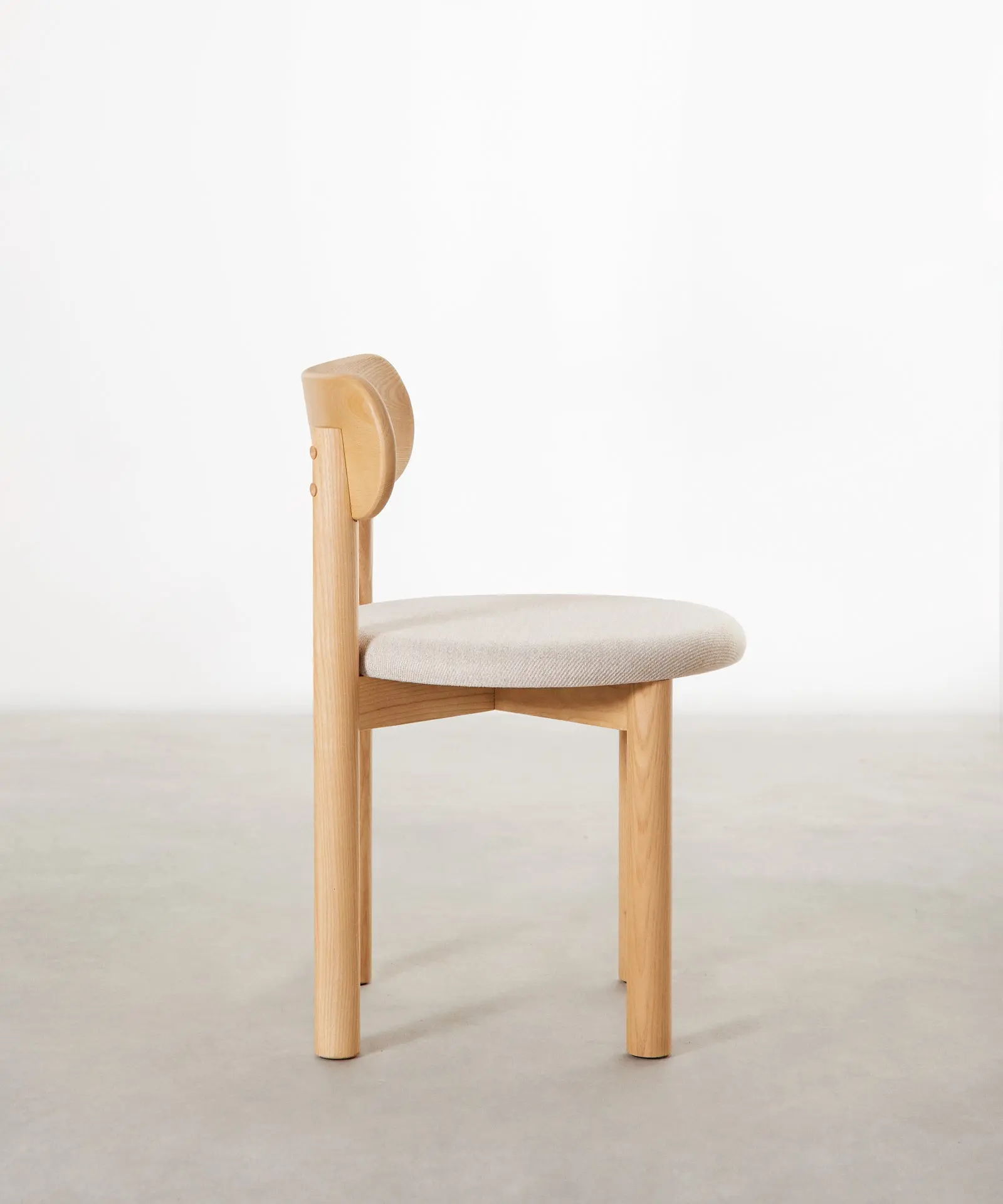 Silla de Comedor en Madera Tapizada Bianca - Image 12