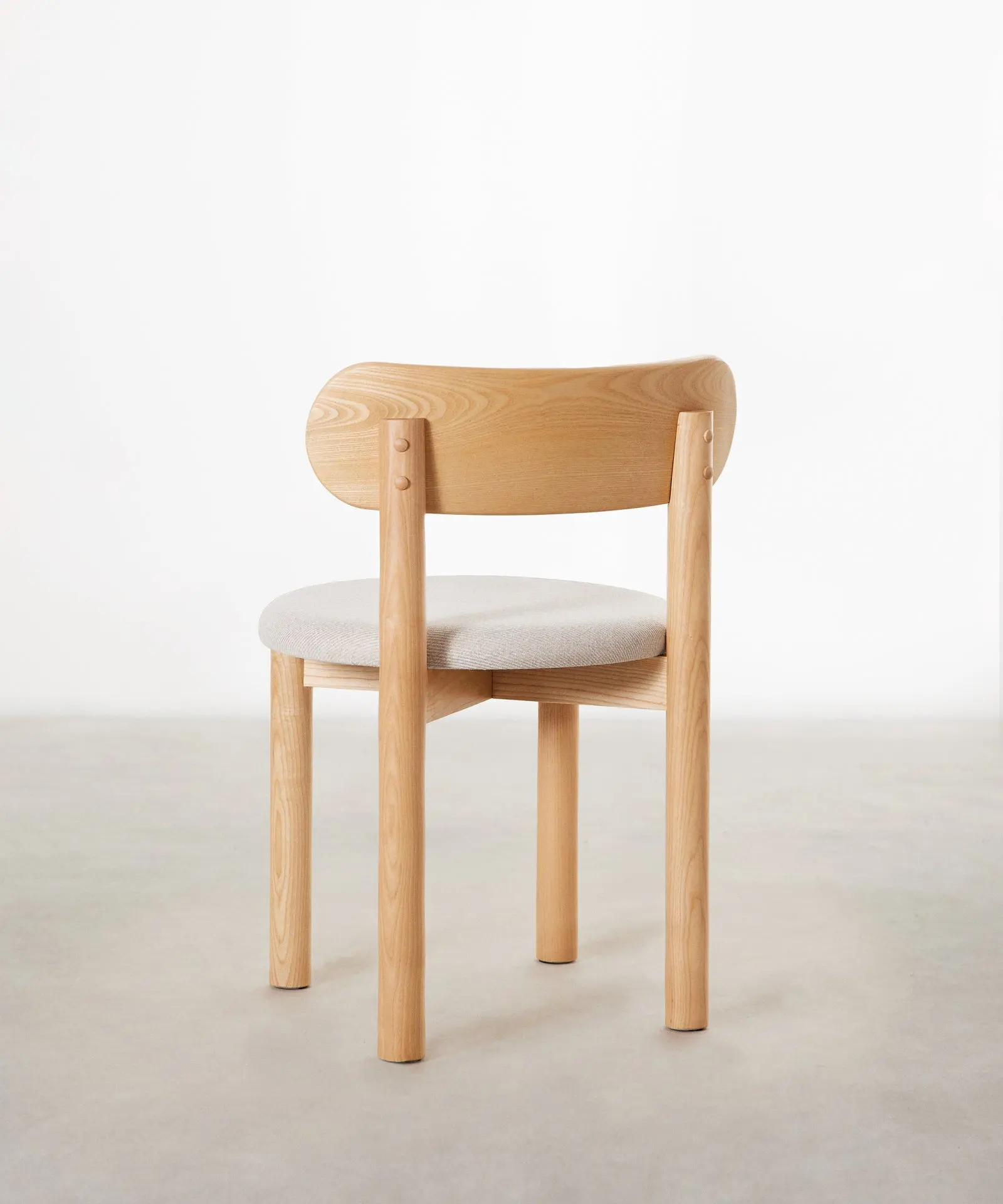 Silla de Comedor en Madera Tapizada Bianca - Image 15