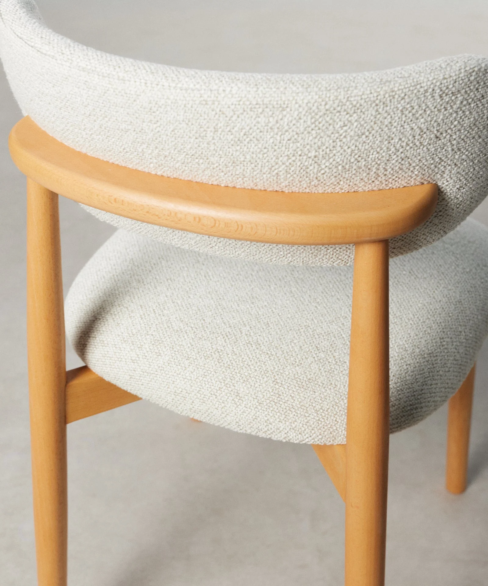 Silla de Comedor en Madera y Tapizada Dean - Image 10
