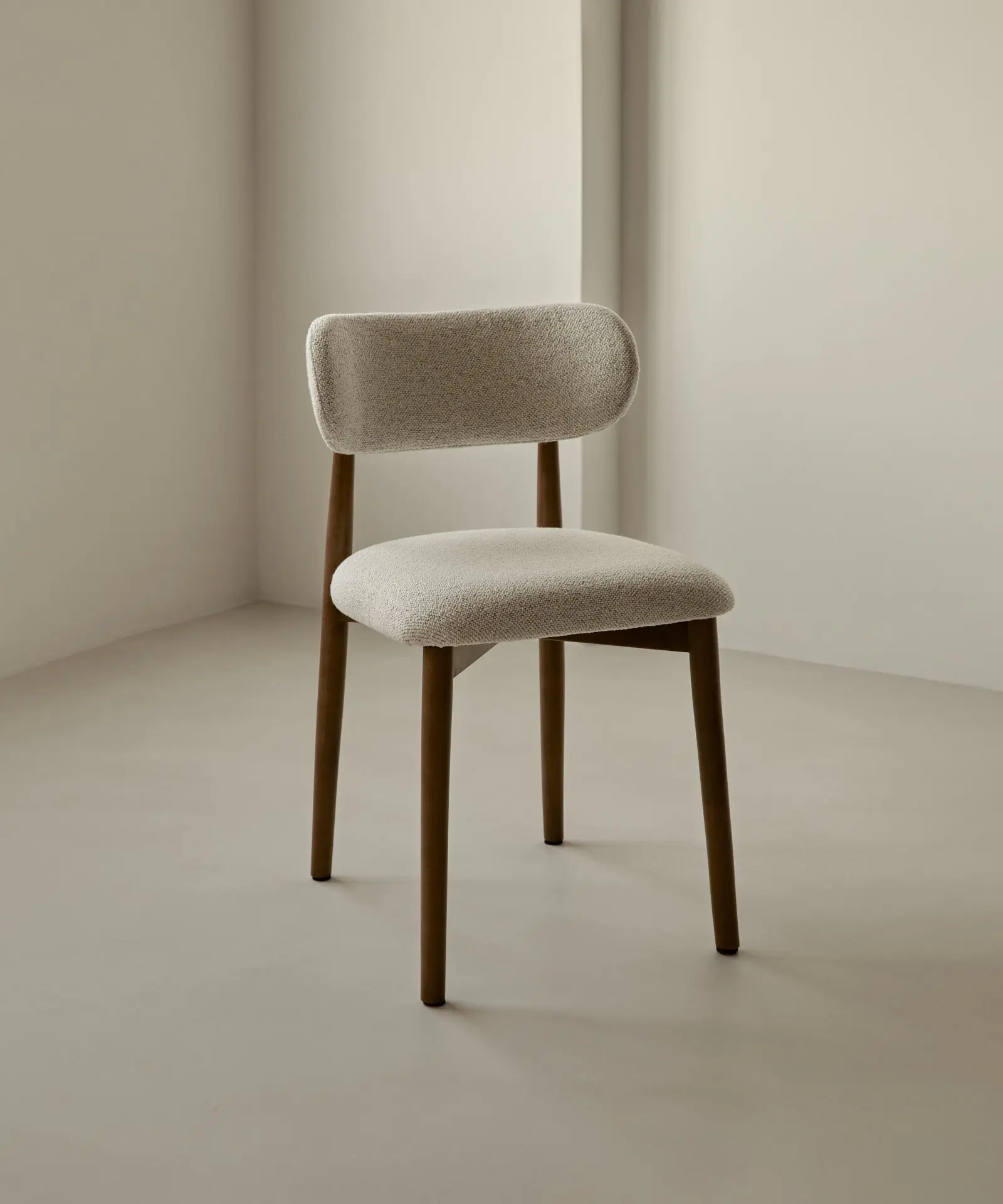 Silla de Comedor en Madera y Tapizada Dean - Image 11