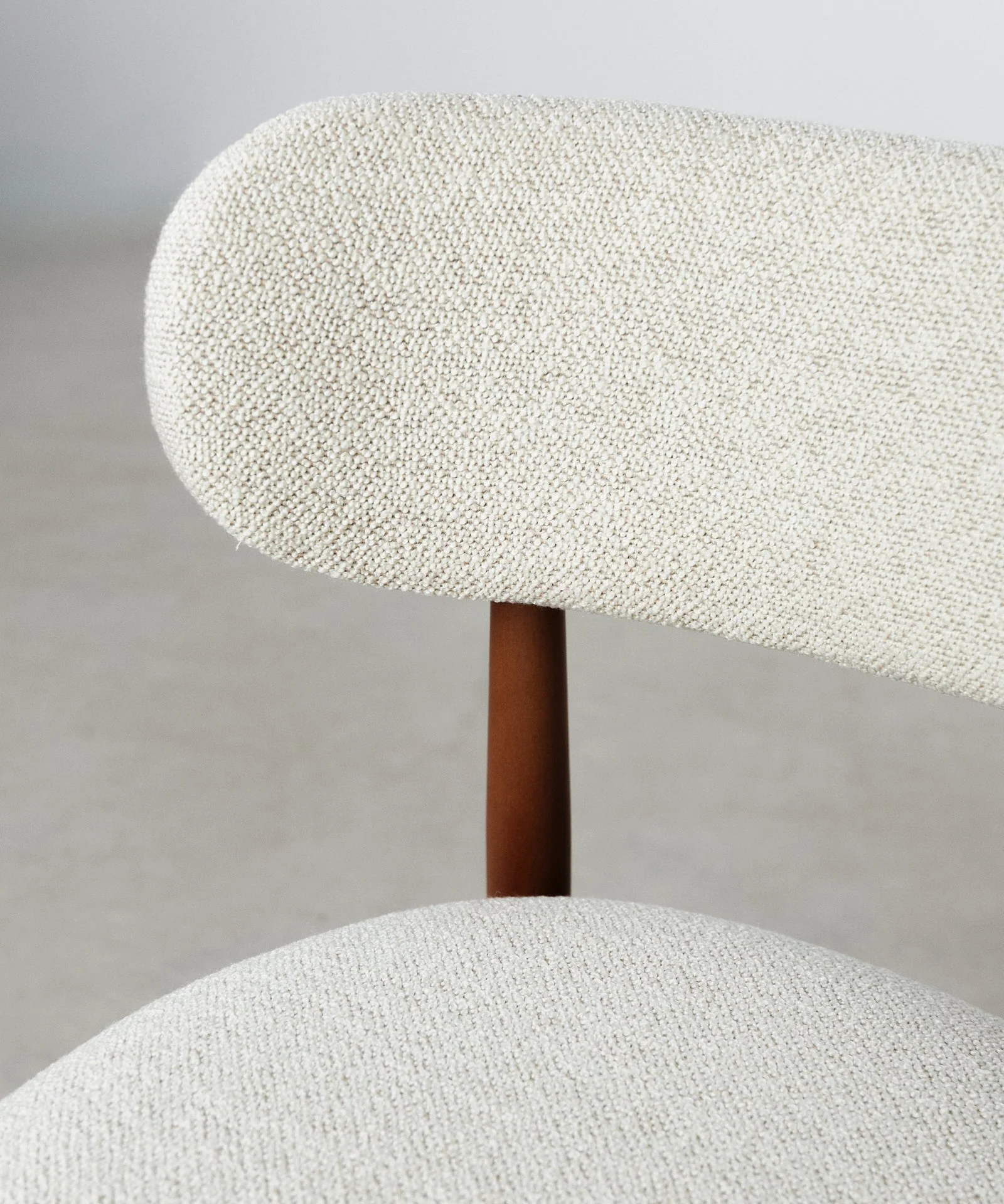 Silla de Comedor en Madera y Tapizada Dean - Image 19