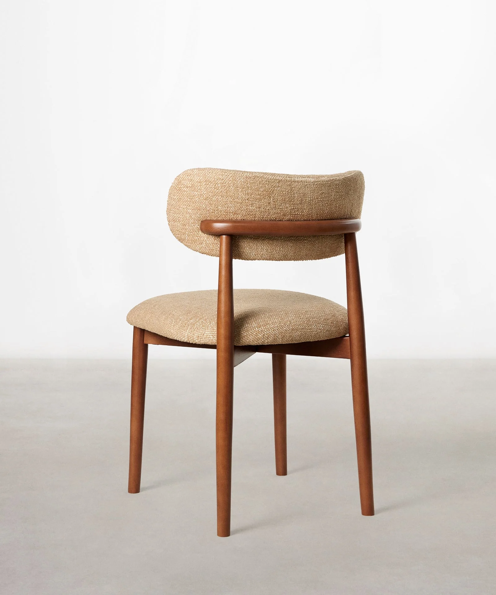 Silla de Comedor en Madera y Tapizada Dean - Image 25