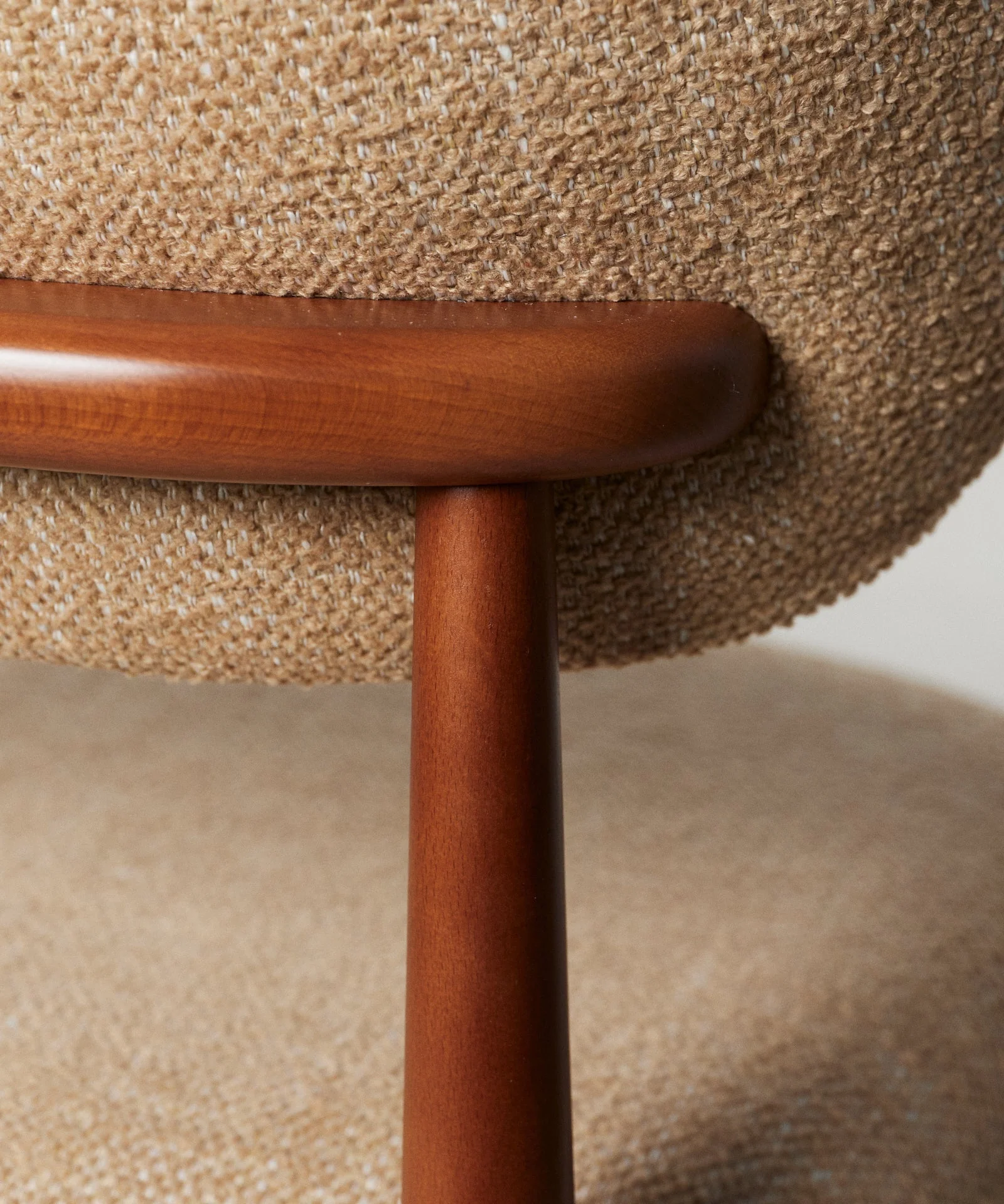Silla de Comedor en Madera y Tapizada Dean - Image 26