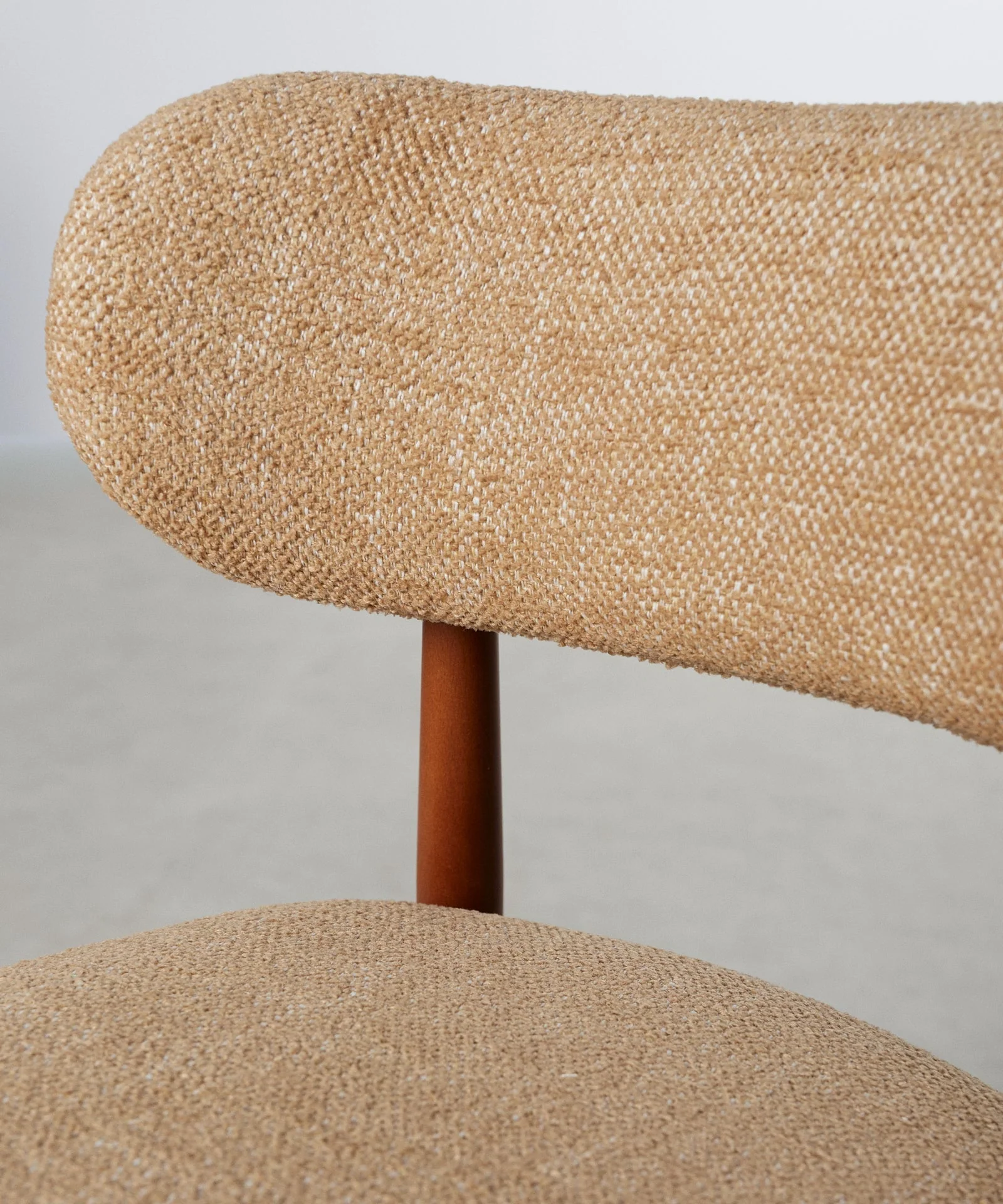 Silla de Comedor en Madera y Tapizada Dean - Image 27