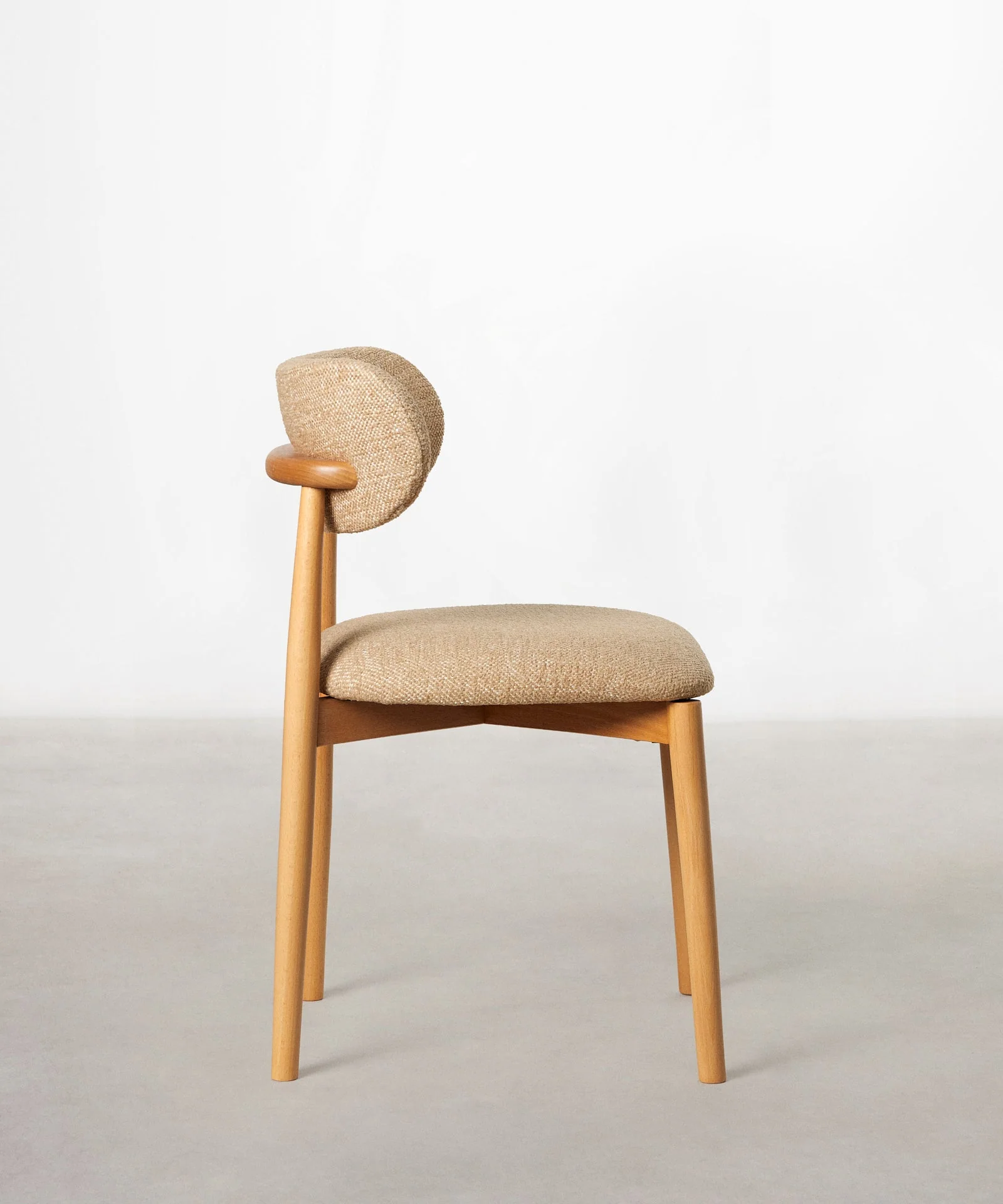 Silla de Comedor en Madera y Tapizada Dean - Image 29