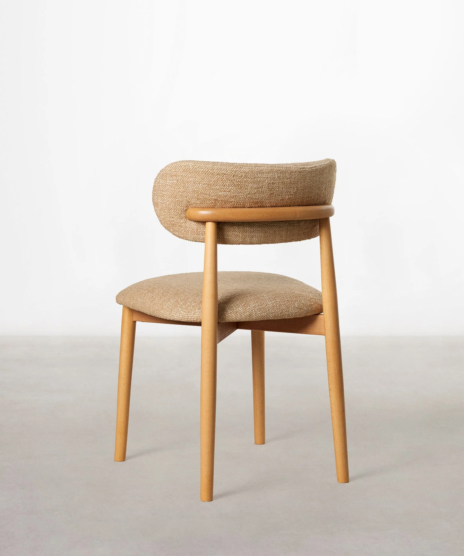 Silla de Comedor en Madera y Tapizada Dean - Image 32