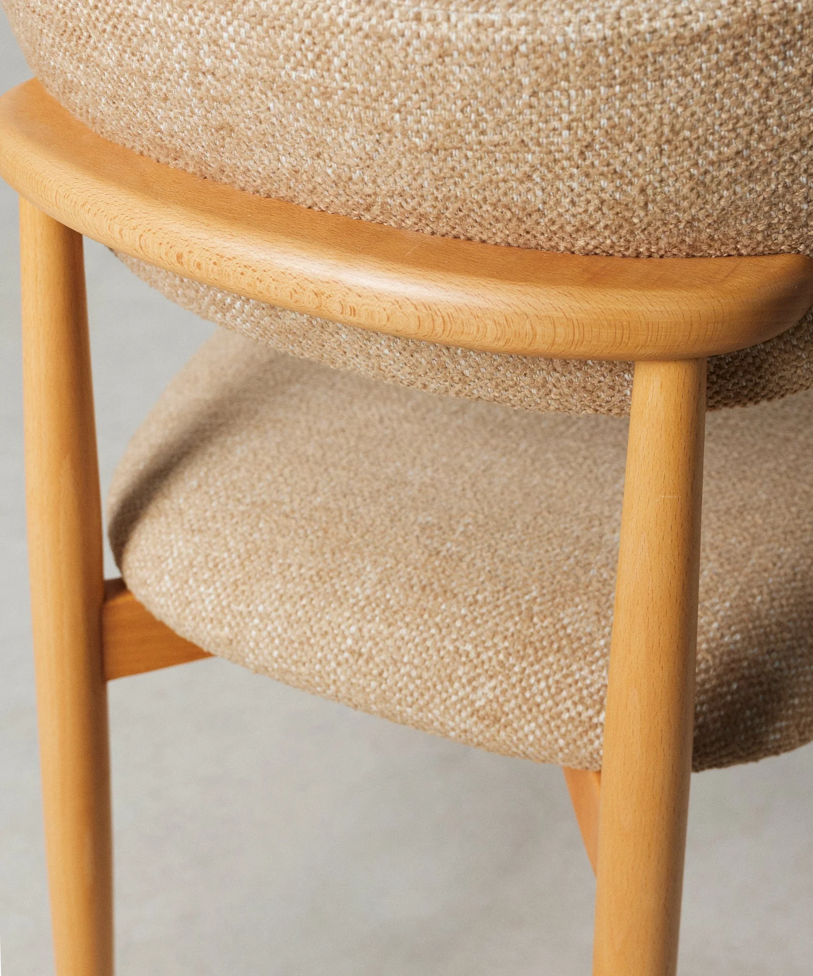 Silla de Comedor en Madera y Tapizada Dean - Image 33