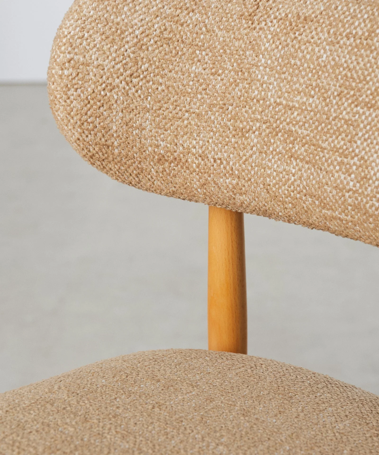 Silla de Comedor en Madera y Tapizada Dean - Image 35