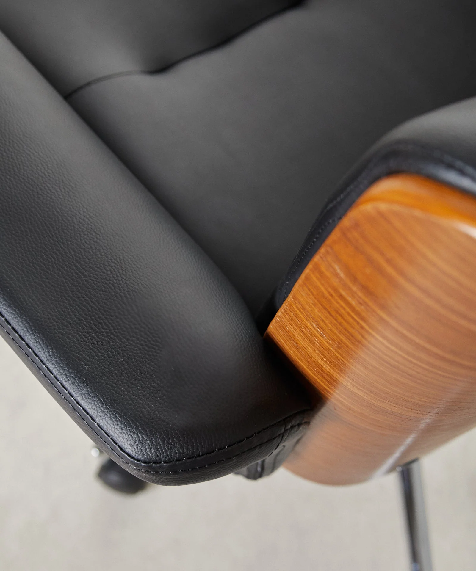 Silla de Escritorio de Polipiel y Madera Baltic - Image 8