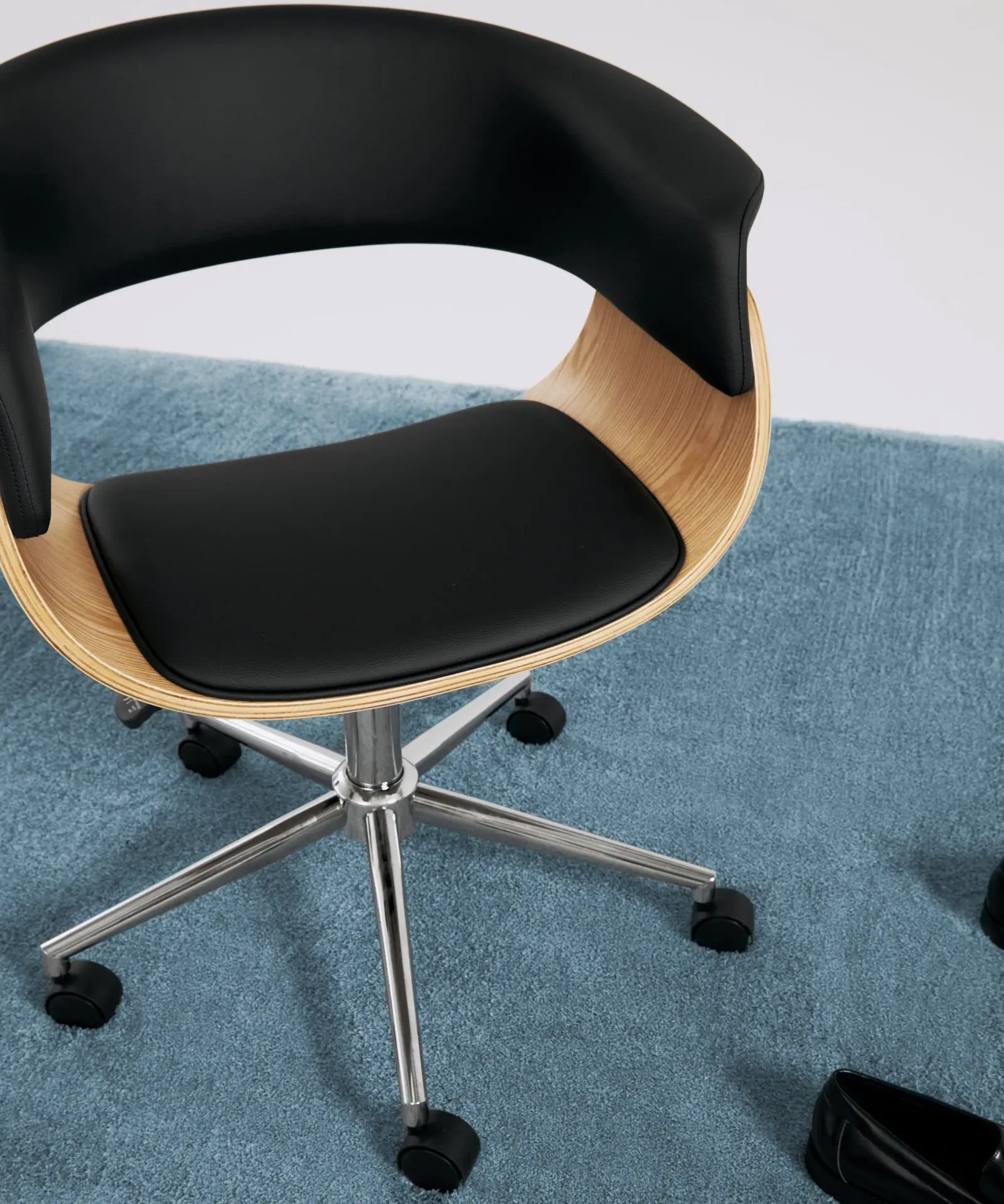 Silla de Escritorio de Polipiel y Madera Beckett - Image 24