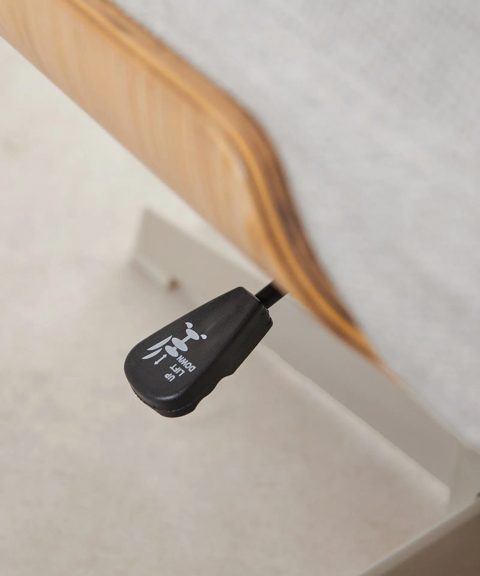 Silla de Escritorio de Tela y Madera Lexa - Image 16