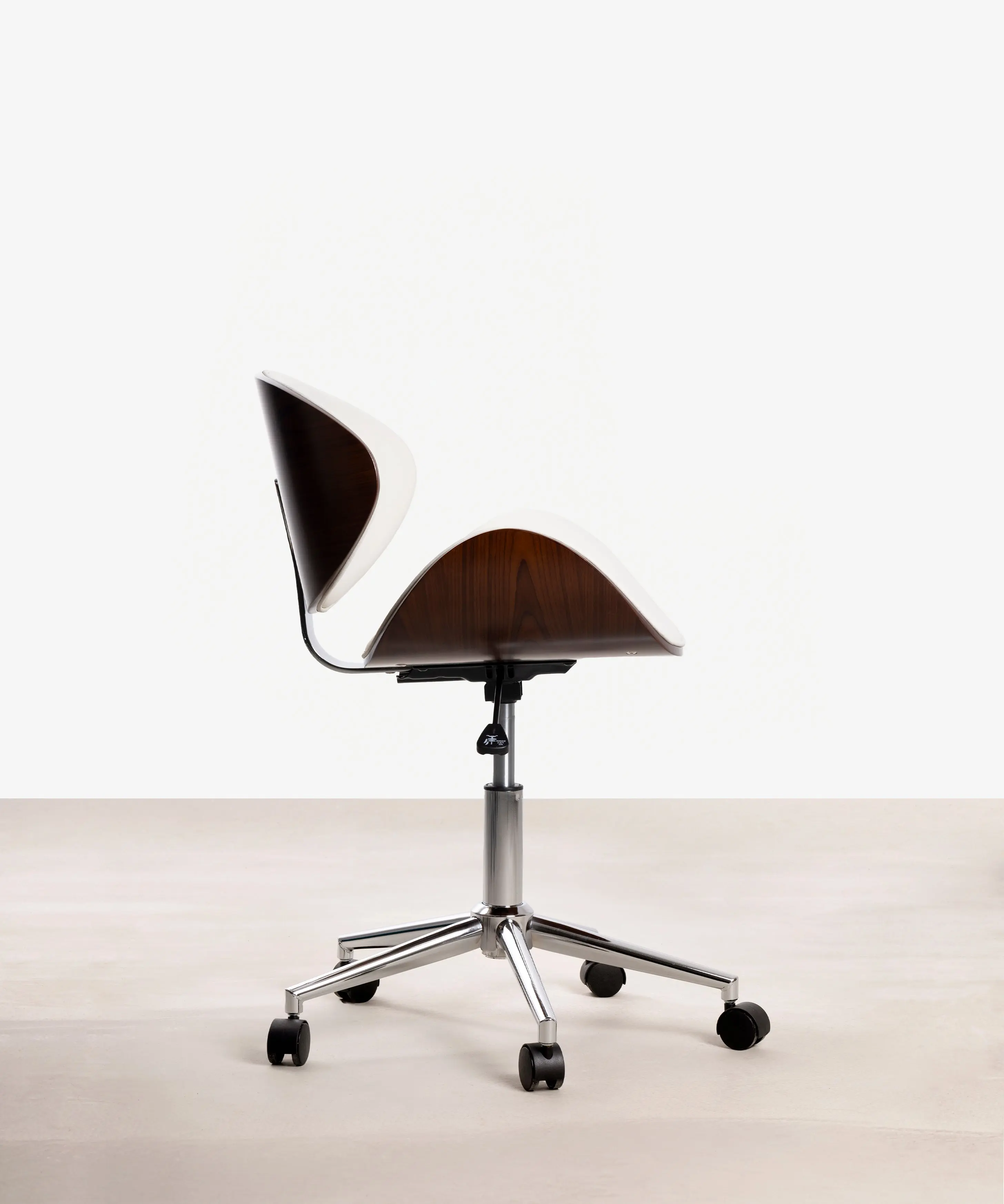 Silla de Escritorio de Polipiel y Madera Shelley - Image 13